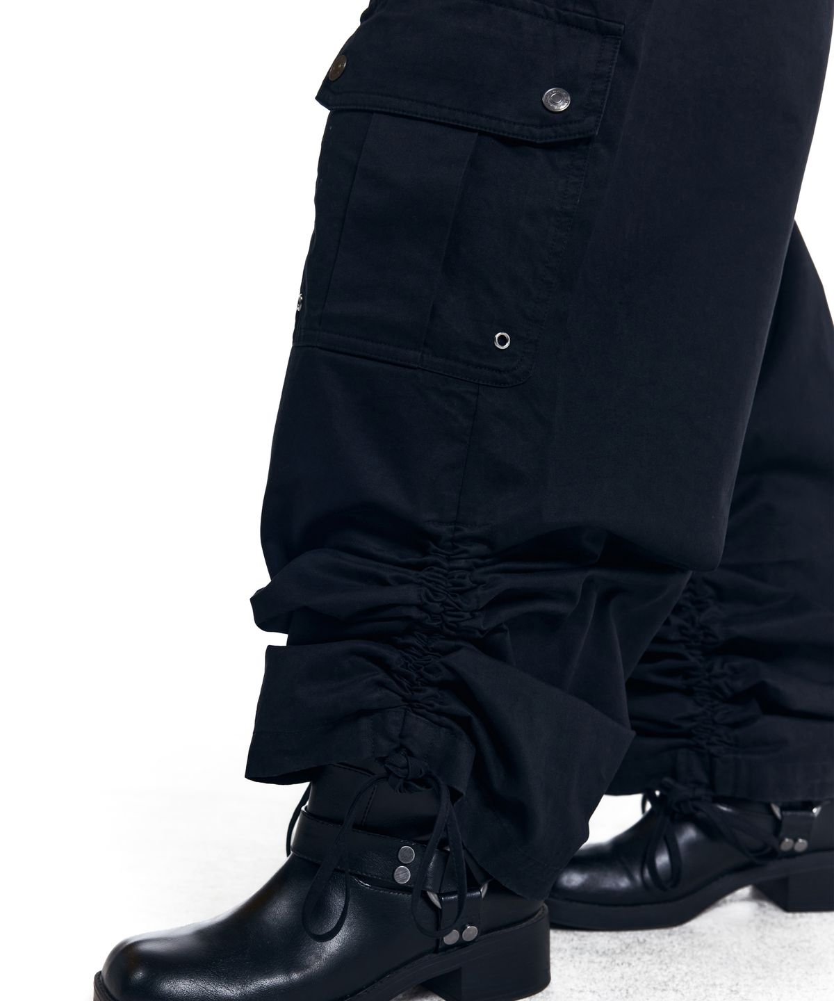 아캄(AAKAM) Shirring Utility Cargo Pants (Black)