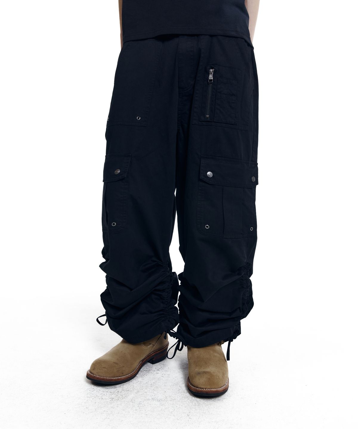 아캄(AAKAM) Shirring Utility Cargo Pants (Black)