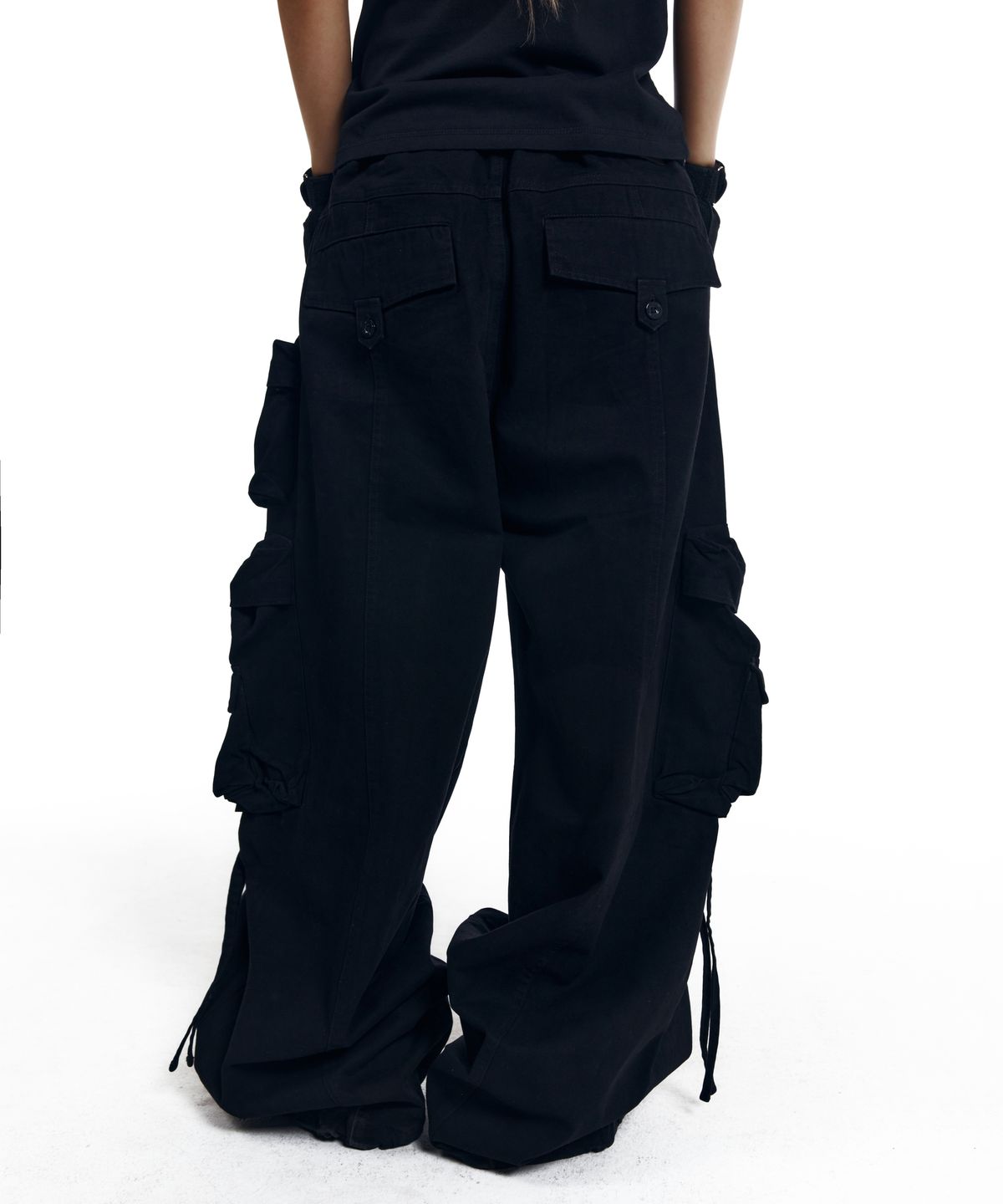 아캄(AAKAM) Heavy Cargo Shirring Pants (Black)