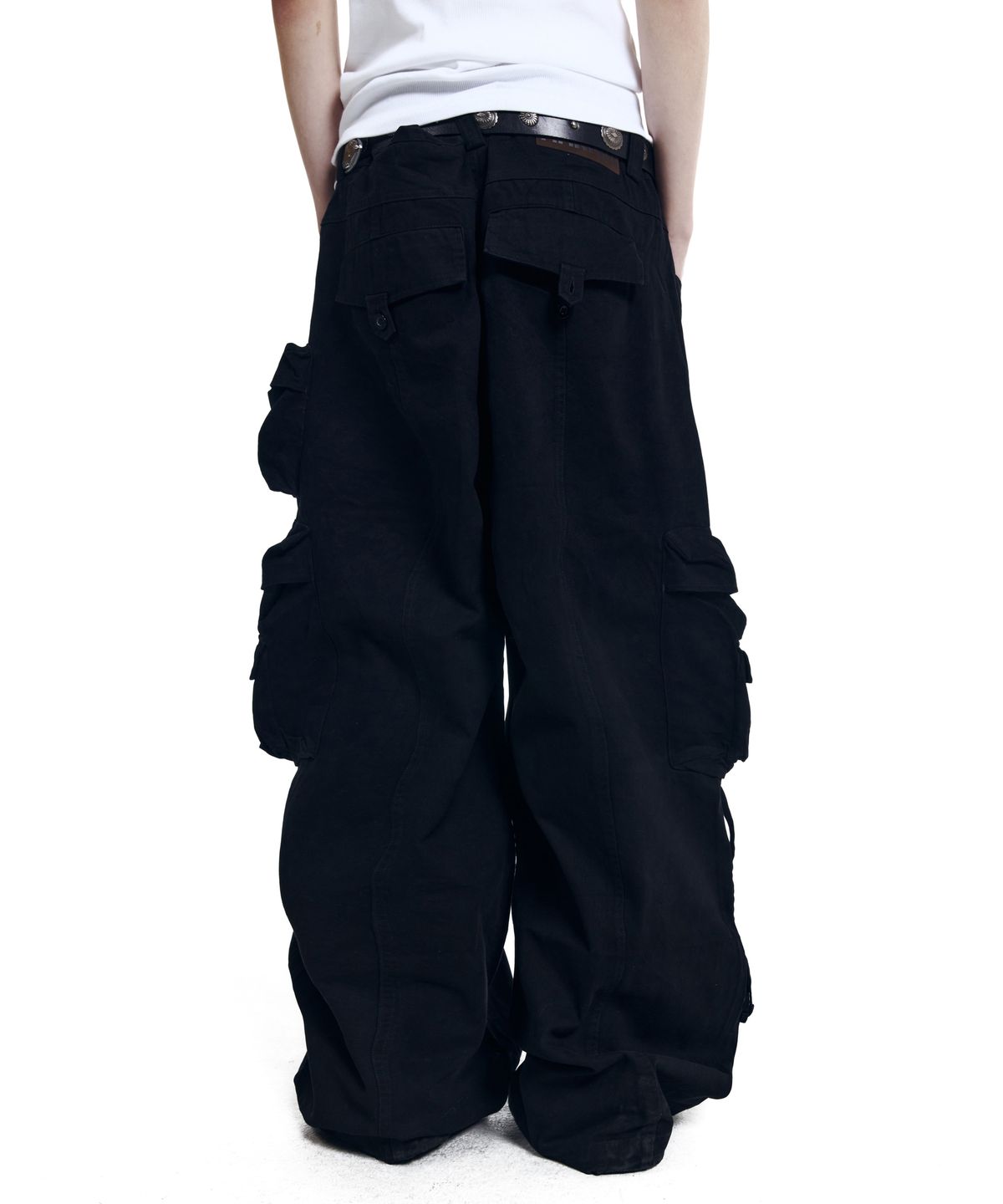 아캄(AAKAM) Heavy Cargo Shirring Pants (Black)
