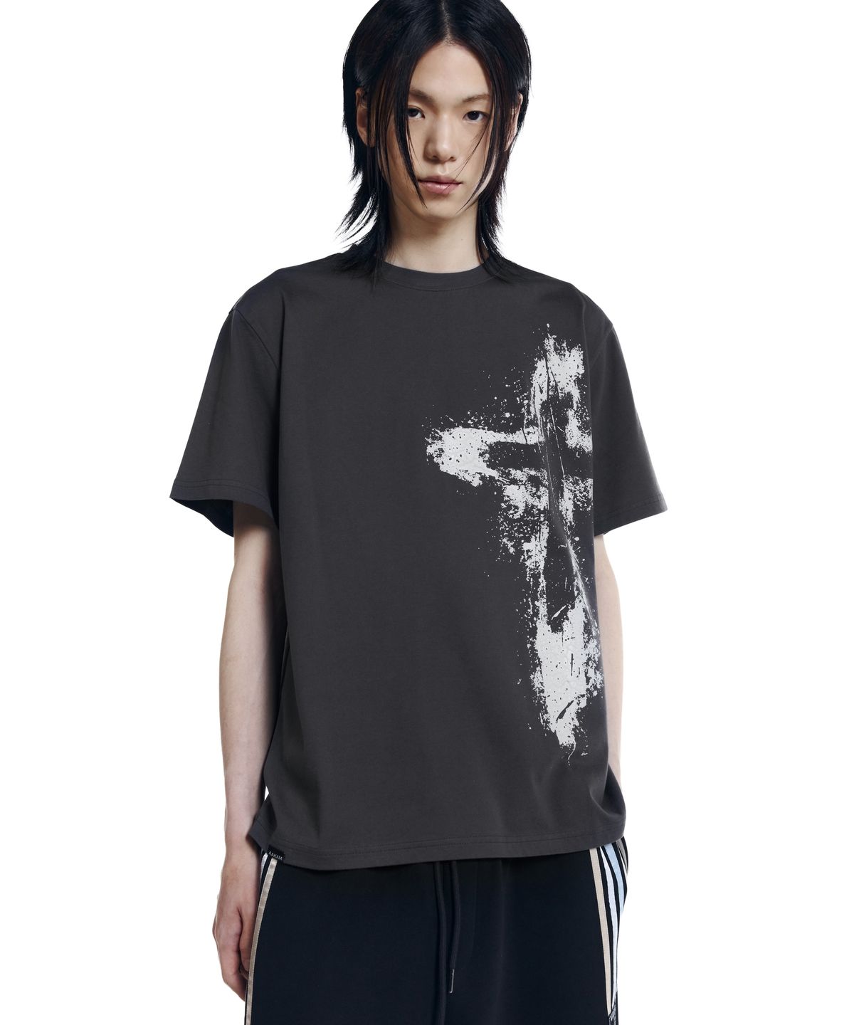 아캄(AAKAM) Splatter Painted CROS2 Half Top (Charcoal)