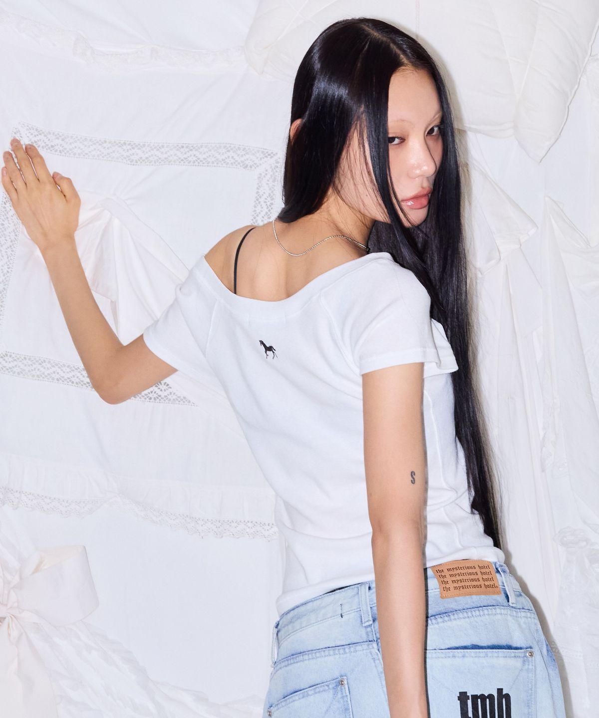 미스테리어스호텔(THE MYSTERIOUS HOTEL) PREMIUM SOFT TOP [WHITE]