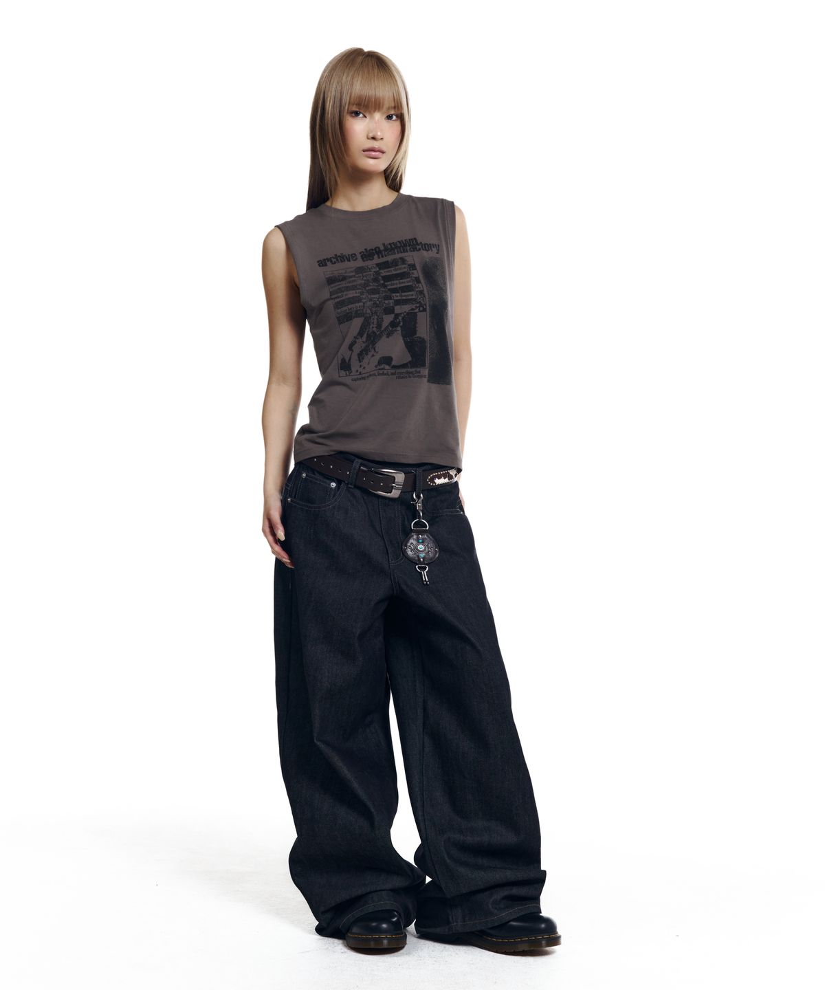 아캄(AAKAM) Smashed Guitar Sleeveless (Brown)
