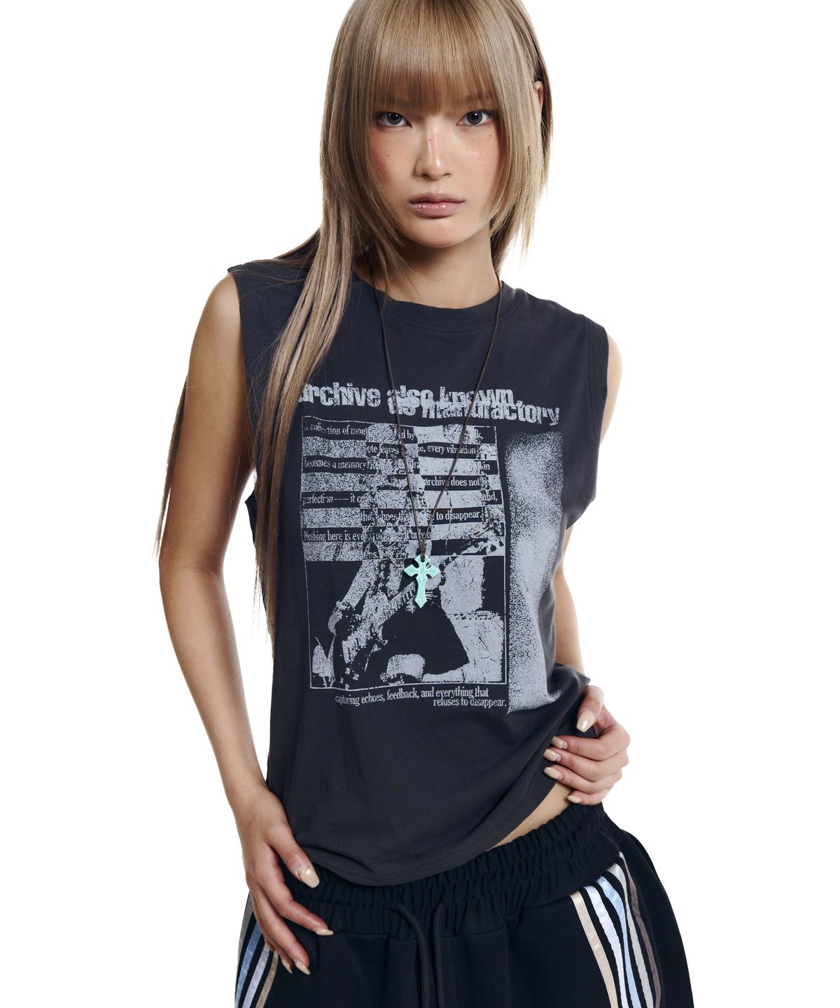 아캄(AAKAM) Smashed Guitar Sleeveless (Dark Gray)