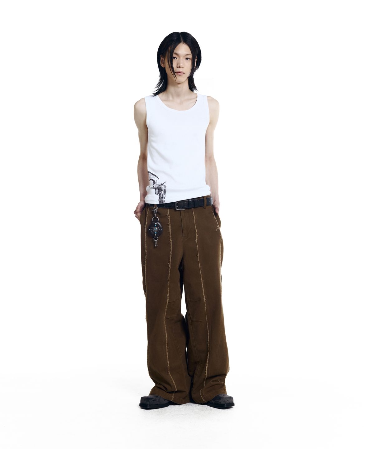 아캄(AAKAM) Gunslinger Sleeveless (White)