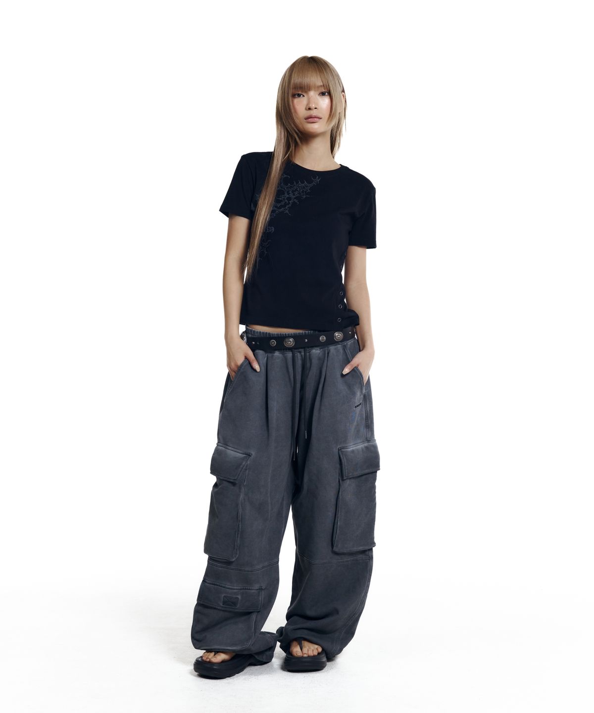 아캄(AAKAM) Snap Gothic Half Top (Black)