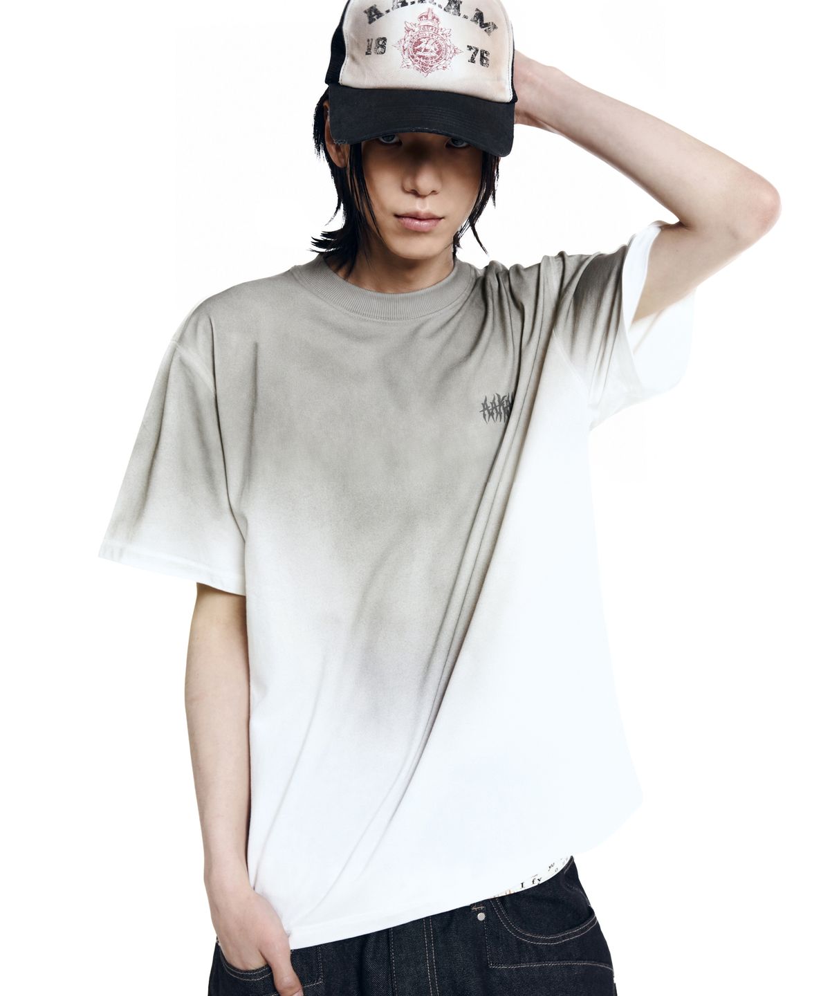 아캄(AAKAM) Dirty Spray Bone Half Top (White)
