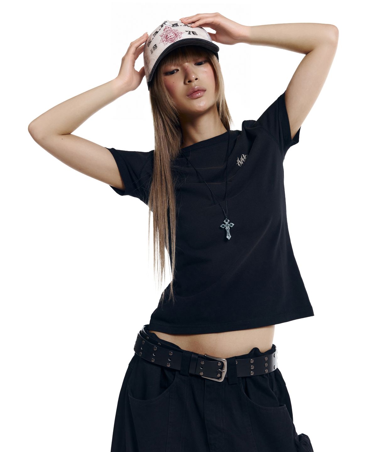 아캄(AAKAM) Dirty Spray Bone Half Top (Black)