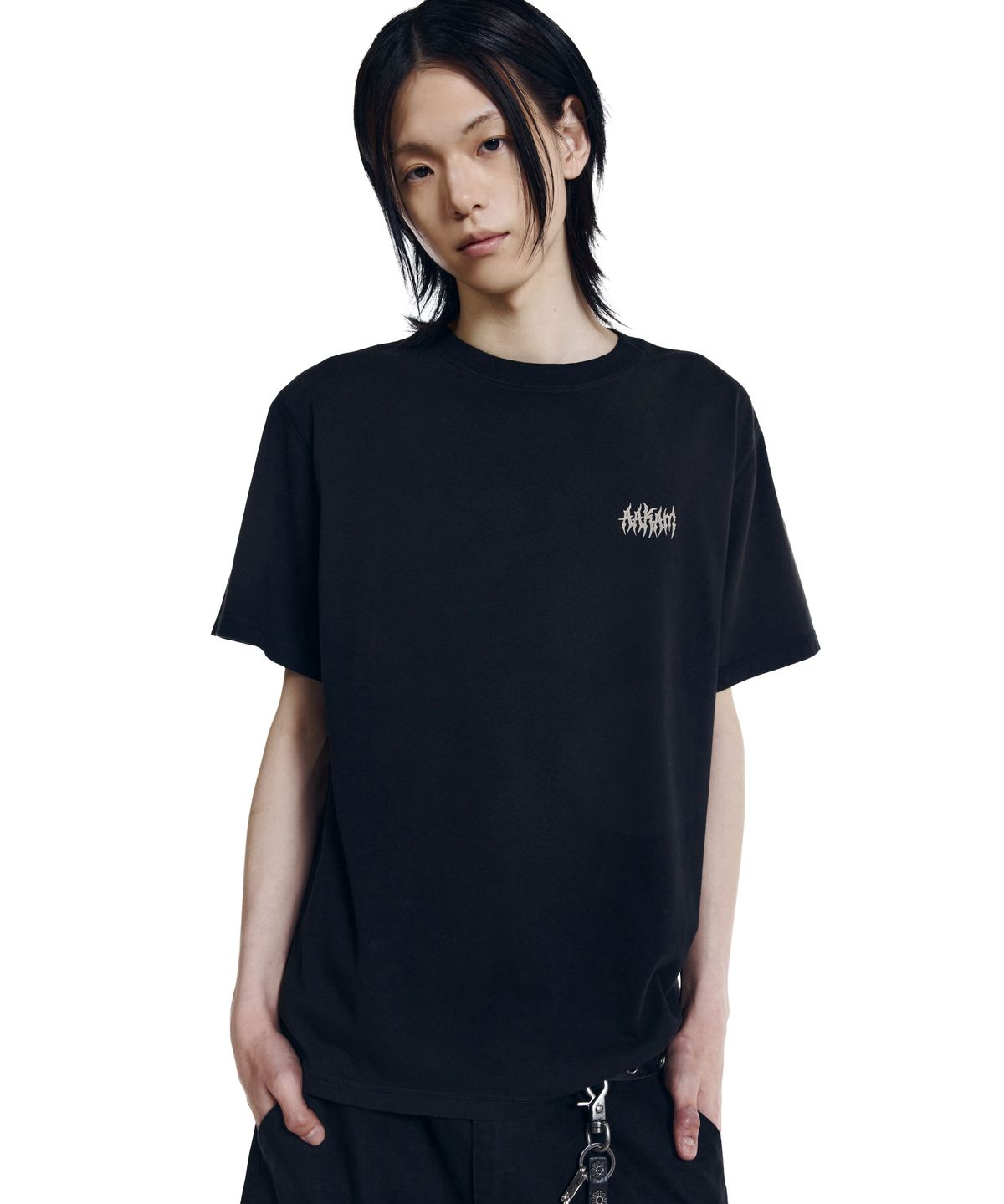 아캄(AAKAM) Dirty Spray Bone Half Top (Black)