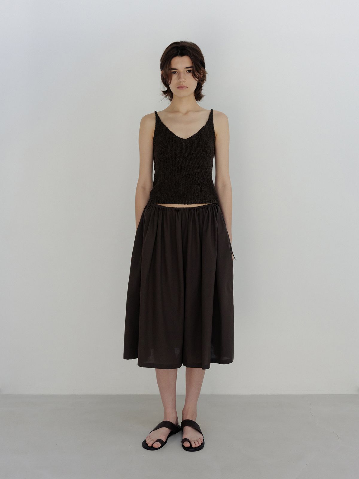 모이아(MOIA) paper sleeveless (soil brown)
