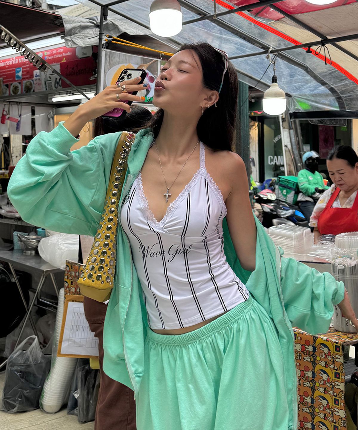 웨이브걸(WAVEGIRL) Soccer Lace Sleeveless Shirt (2COLOR)
