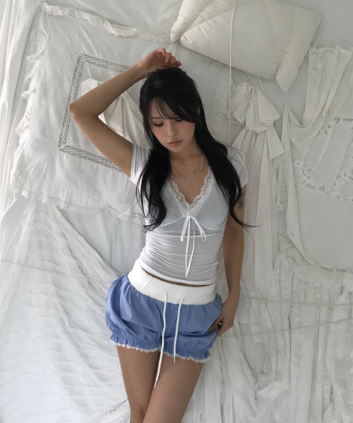 웨이브걸(WAVEGIRL) Butter lace T-shirt (4COLOR)