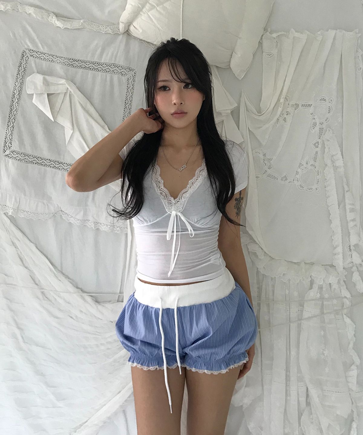 웨이브걸(WAVEGIRL) Butter lace T-shirt (4COLOR)