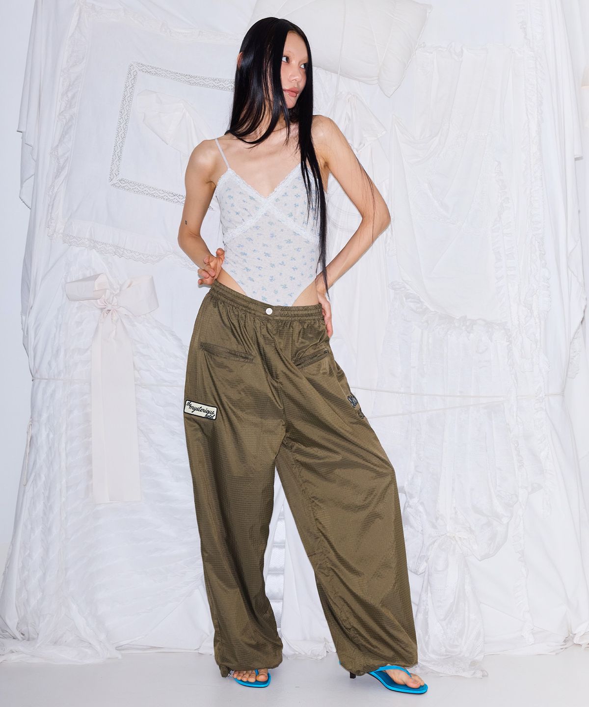 미스테리어스호텔(THE MYSTERIOUS HOTEL) PATCH PARACHUTE PT [KHAKI]