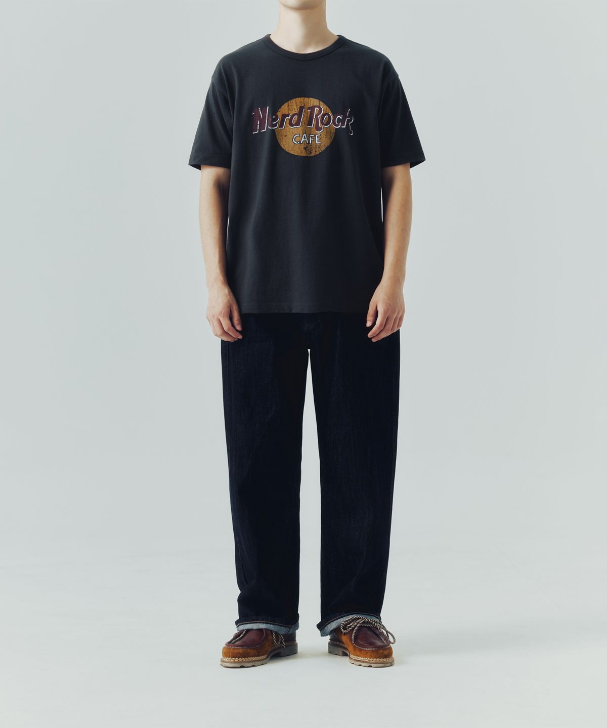 에스피오나지(ESPIONAGE) (Standard Fit) Nerd Rock Cafe Tee Vintage Black