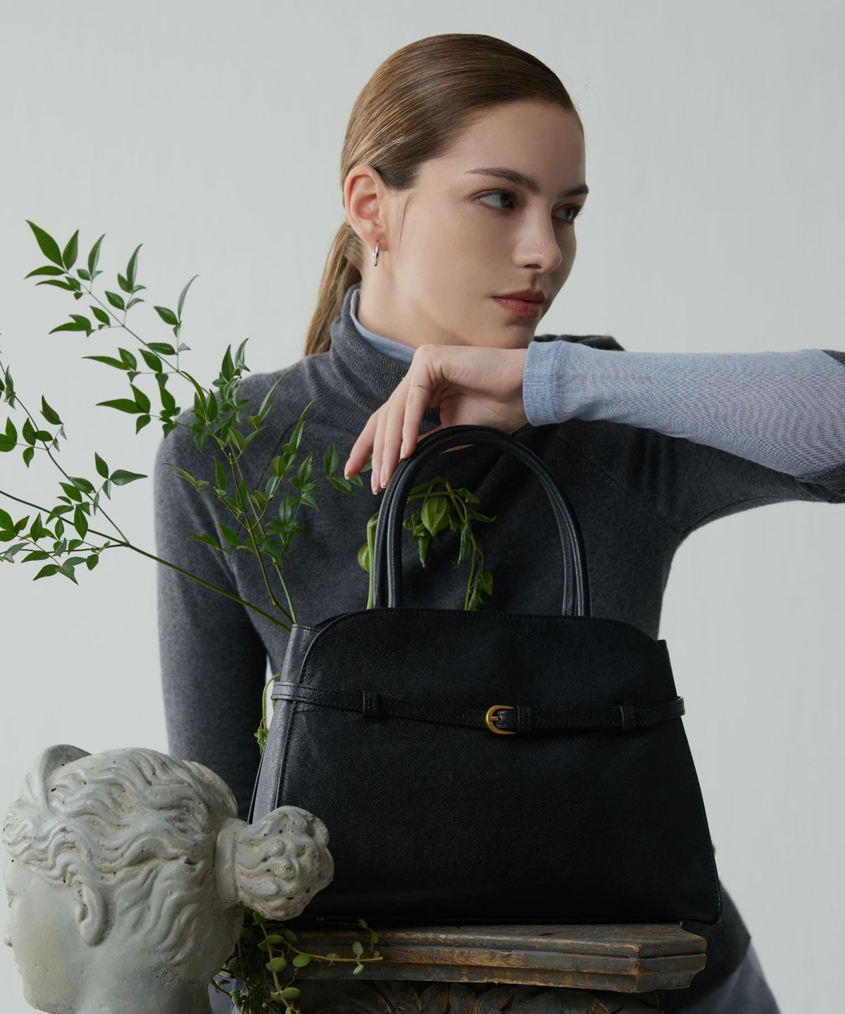 에코에(ECOE) e.c.o.e Heritage Buckle Bag - Midnight Black