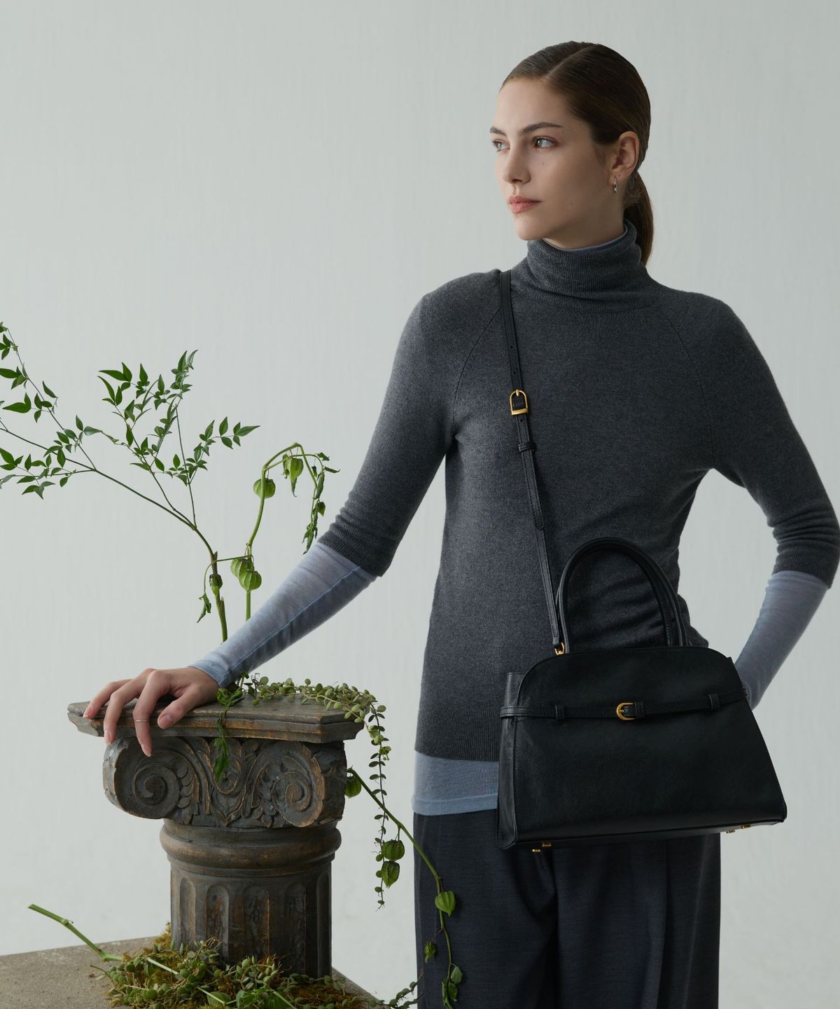 에코에(ECOE) e.c.o.e Heritage Buckle Bag - Midnight Black