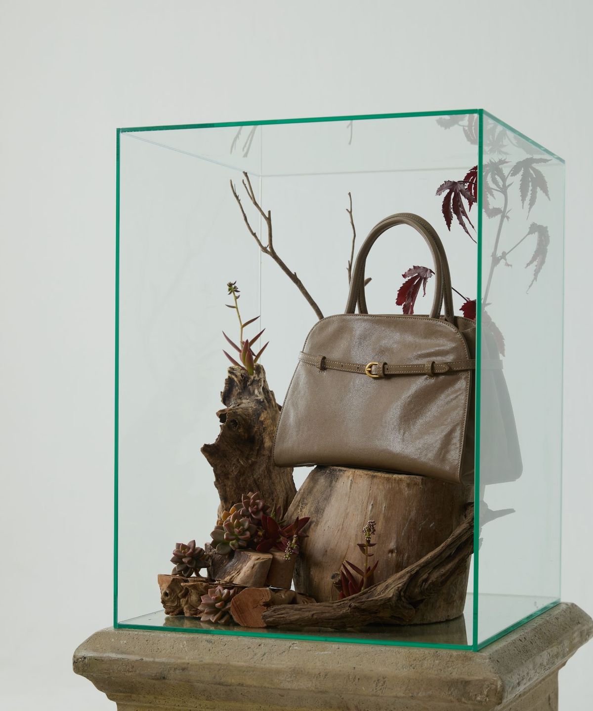 에코에(ECOE) e.c.o.e Heritage Buckle Bag - Natural Beige