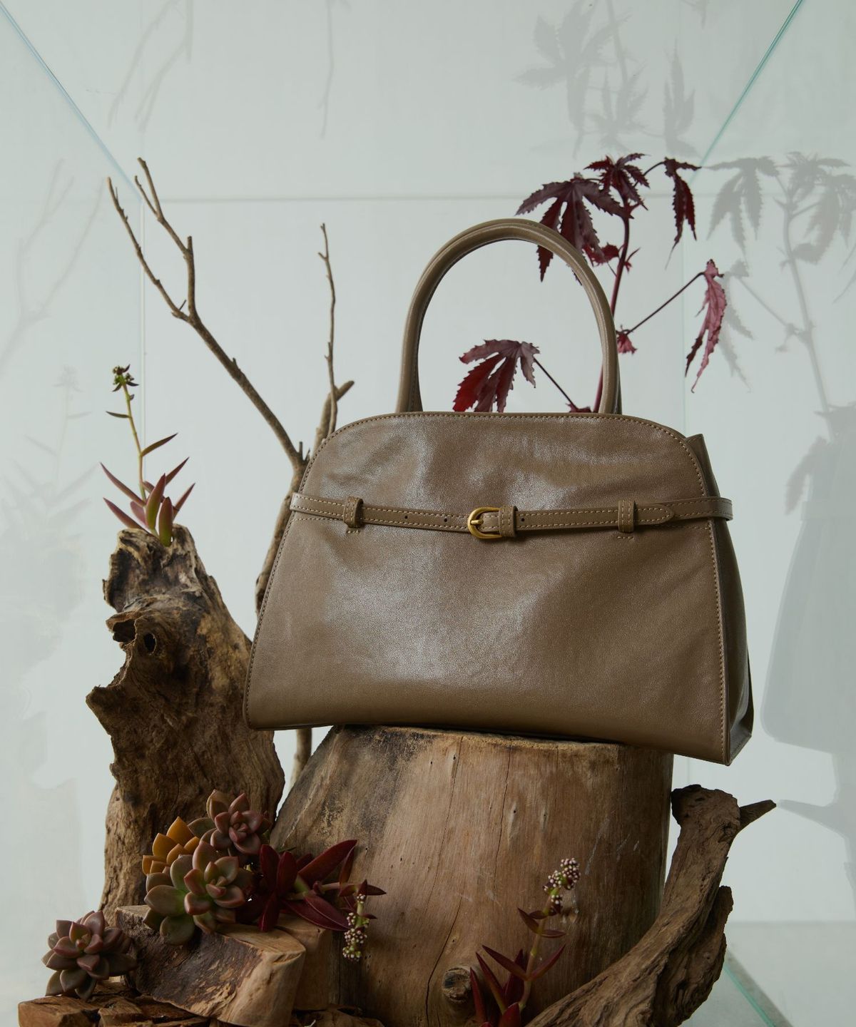 에코에(ECOE) e.c.o.e Heritage Buckle Bag - Natural Beige