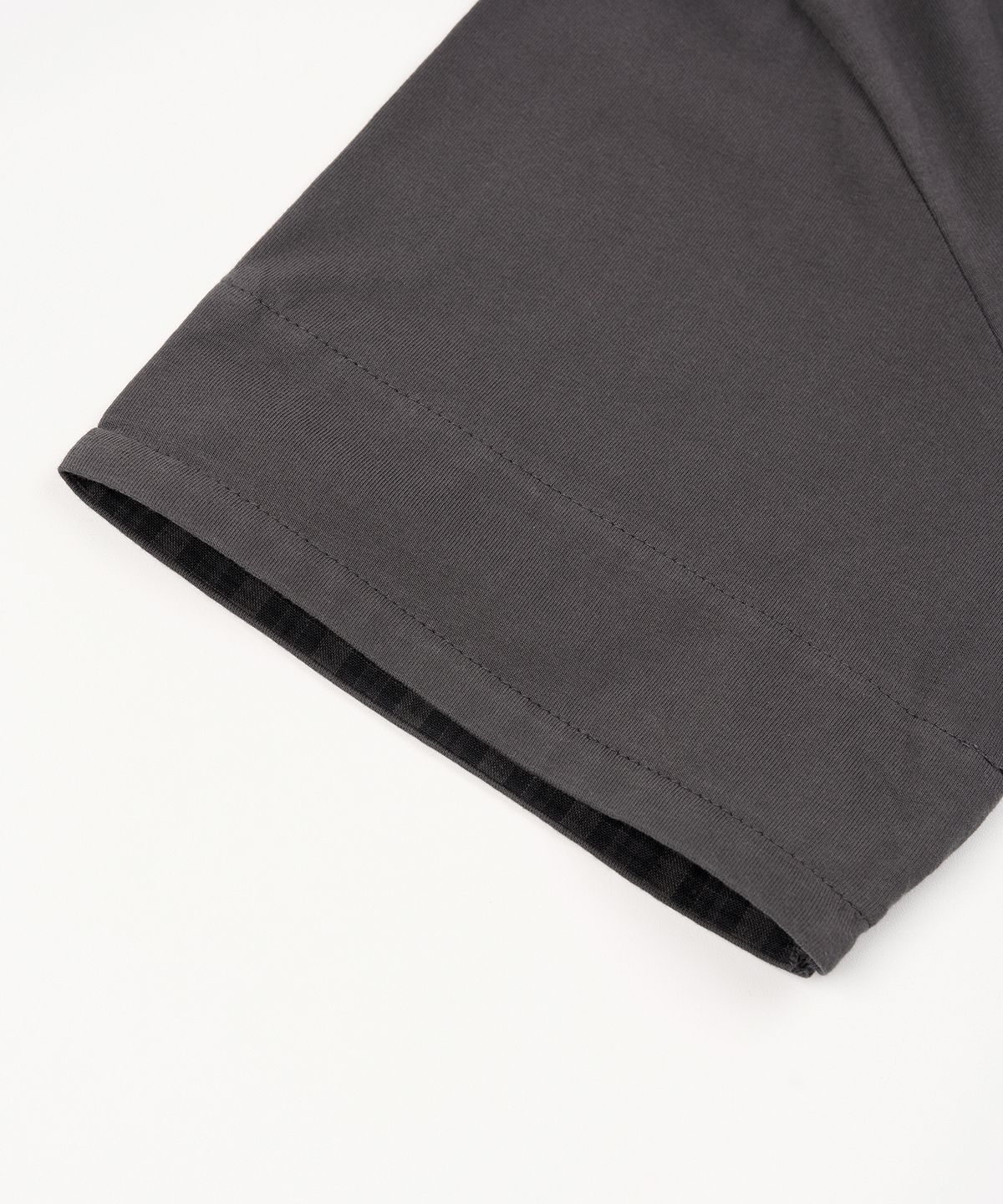 엑스컨테이너(EXCONTAINER) 체크 레이어드 크롭 하프 티셔츠 (CHARCOAL)