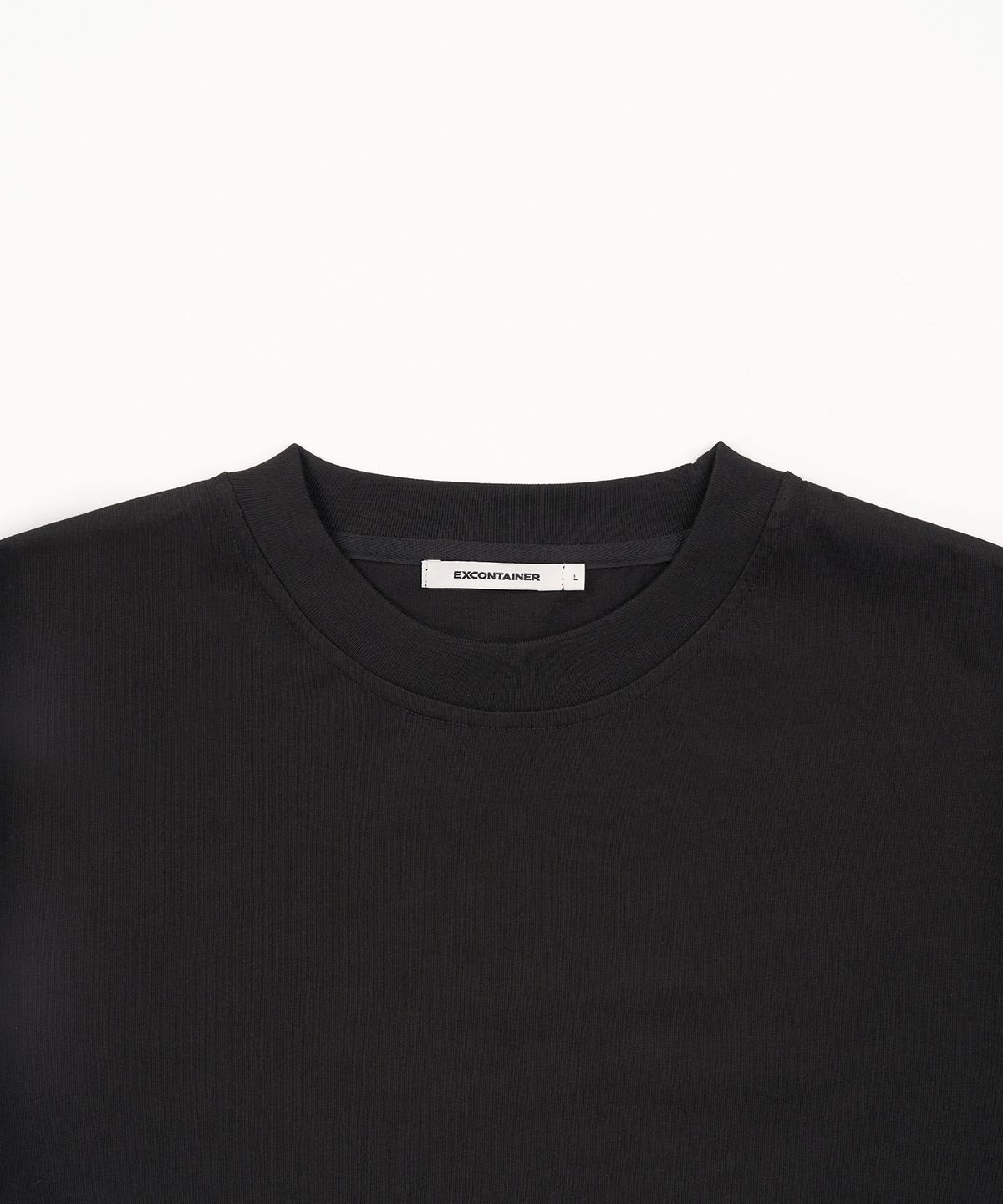 엑스컨테이너(EXCONTAINER) 슬리브 레이어드 크롭 하프 티셔츠 (BLACK)