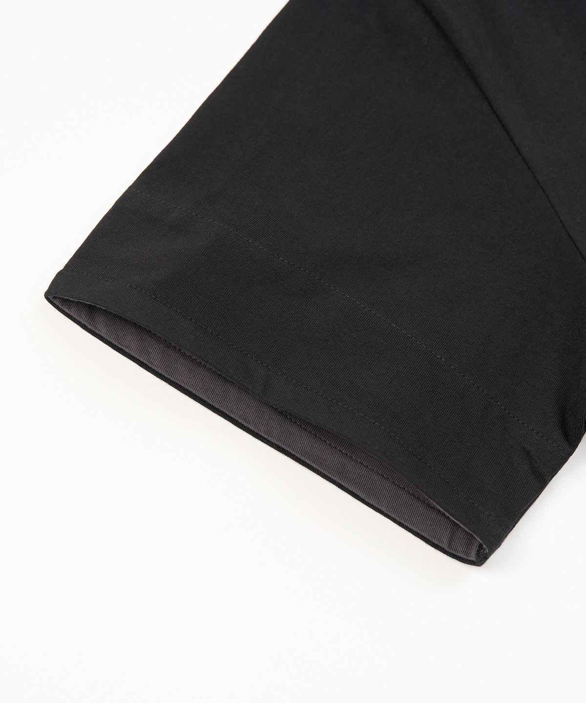 엑스컨테이너(EXCONTAINER) 슬리브 레이어드 크롭 하프 티셔츠 (BLACK)
