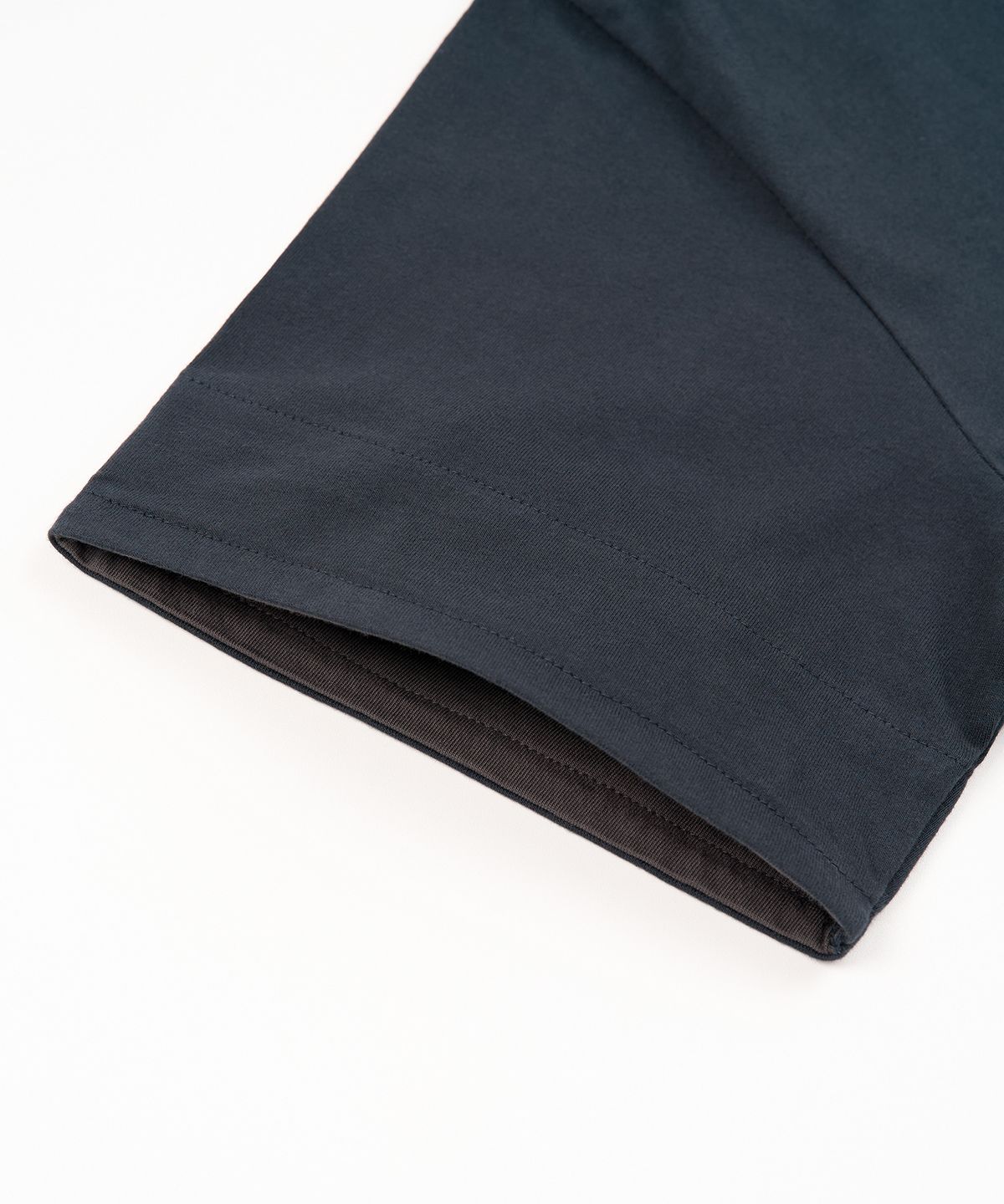 엑스컨테이너(EXCONTAINER) 슬리브 레이어드 크롭 하프 티셔츠 (NAVY)