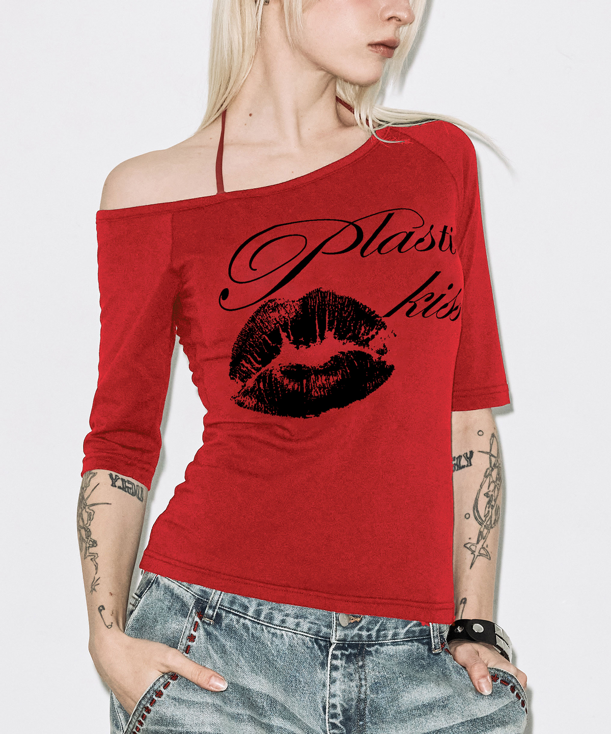 팬시클럽(FANCY CLUB) 플라스틱 키스 원숄더 탑 (RED) F26QB051