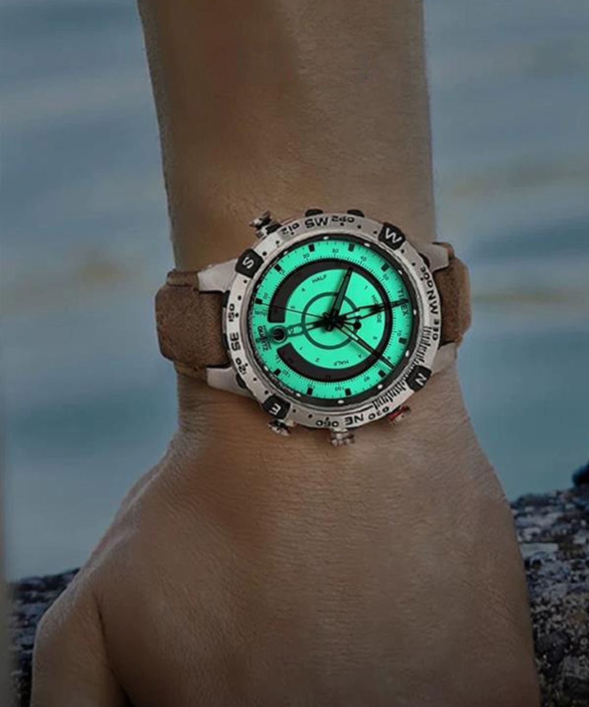 타이맥스(TIMEX) 익스페디션 노스 조수 온도 나침반 브라운 가죽시계 45mm
