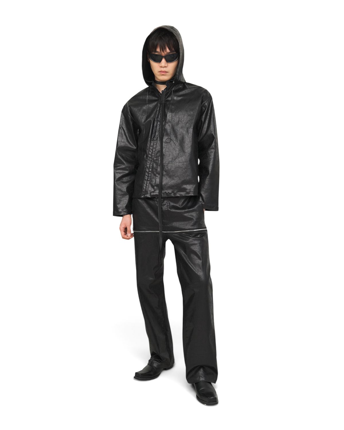 뭉제르(MOONGER) Patent Straight Pants with Zipline detail