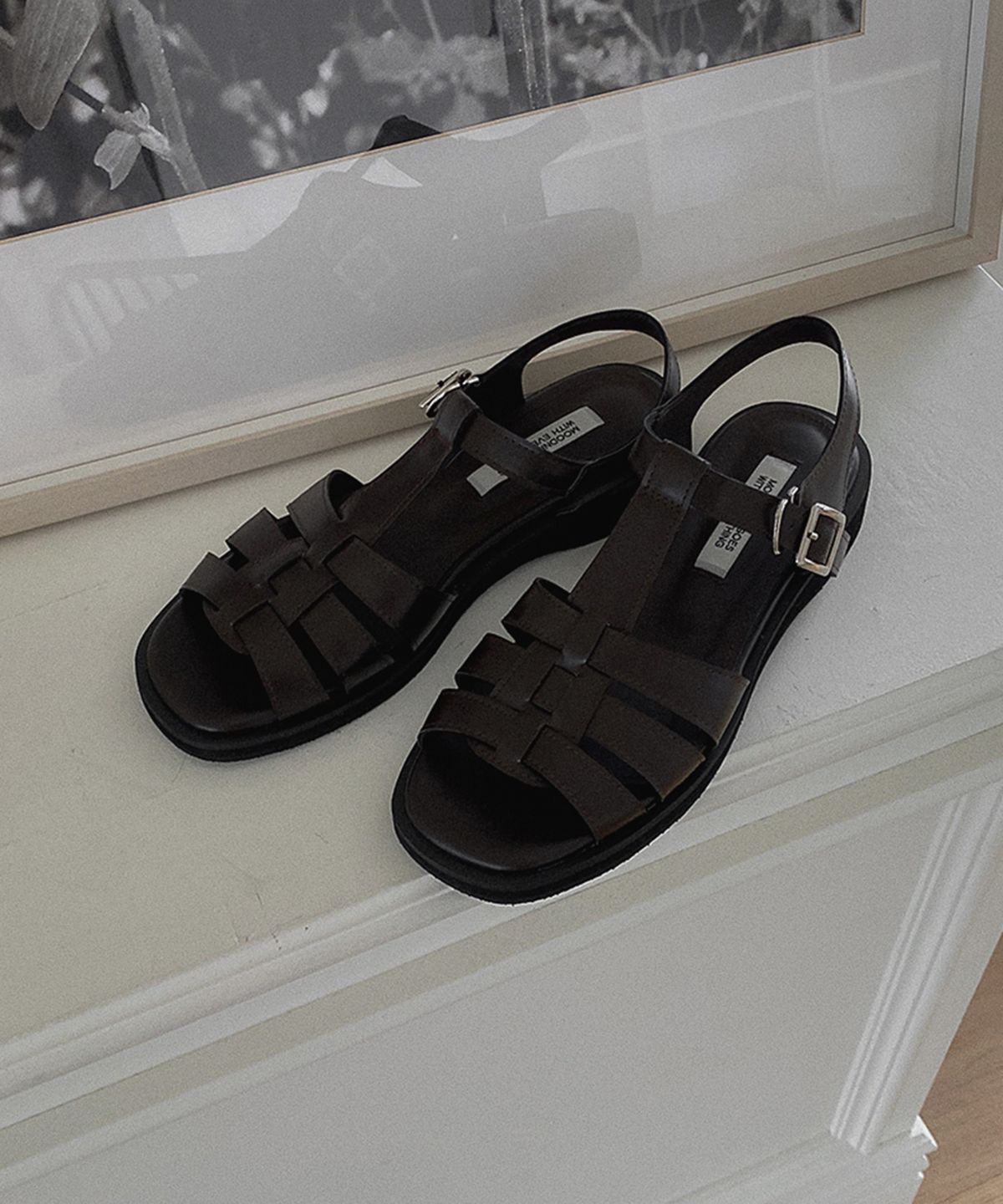 무드앤플(MOODNPLE) Flow 스트랩 피셔맨 샌들 black, brown 2.5cm