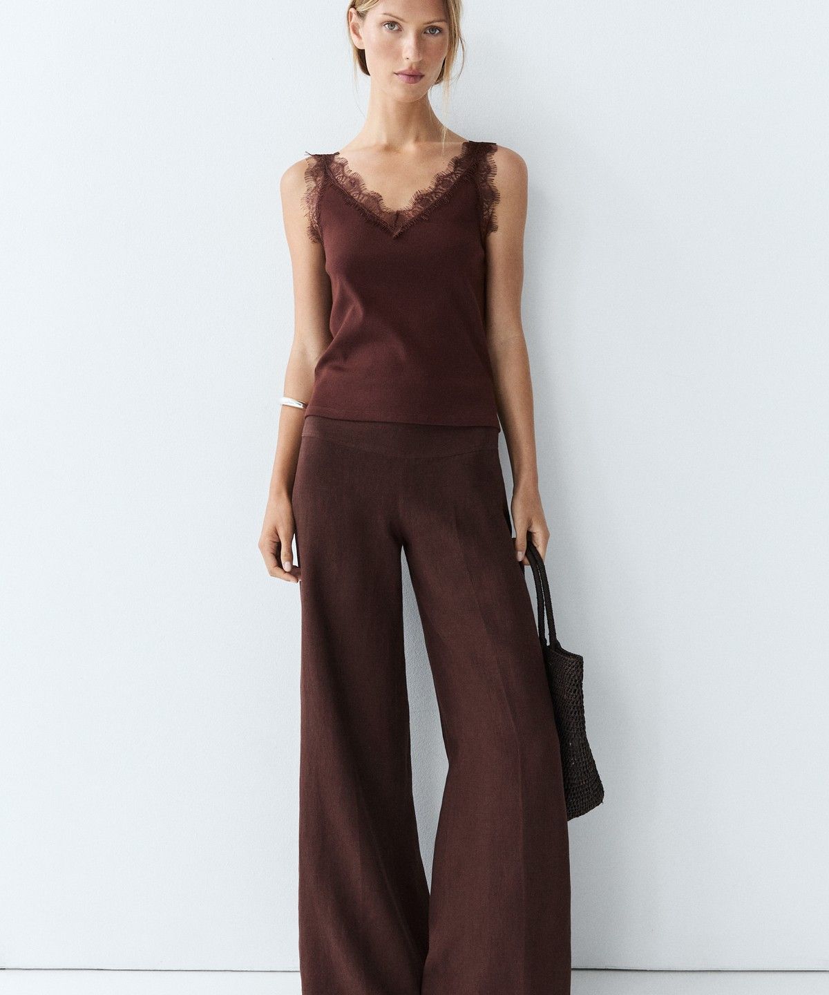 마시모두띠(MASSIMO DUTTI) 레이스 디테일 스트랩 탑
