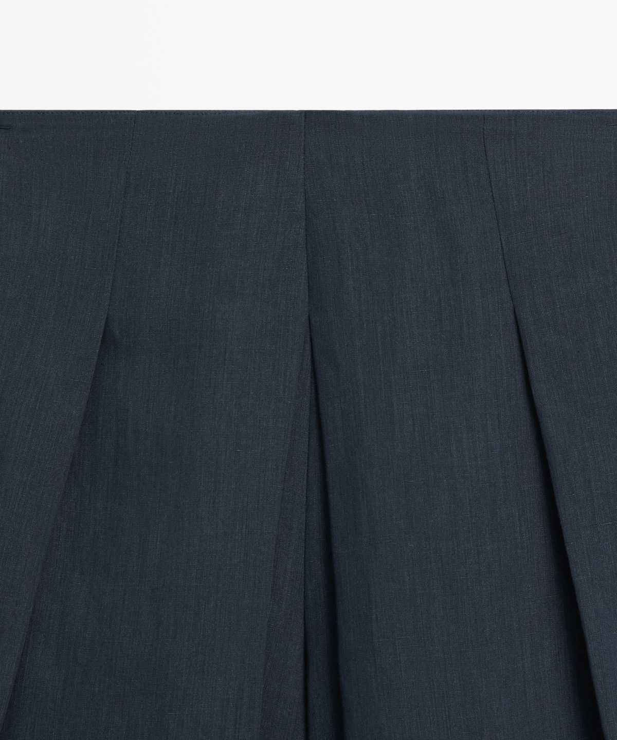 마시모두띠(MASSIMO DUTTI) 플리츠 디테일 린넨 버뮤다 팬츠
