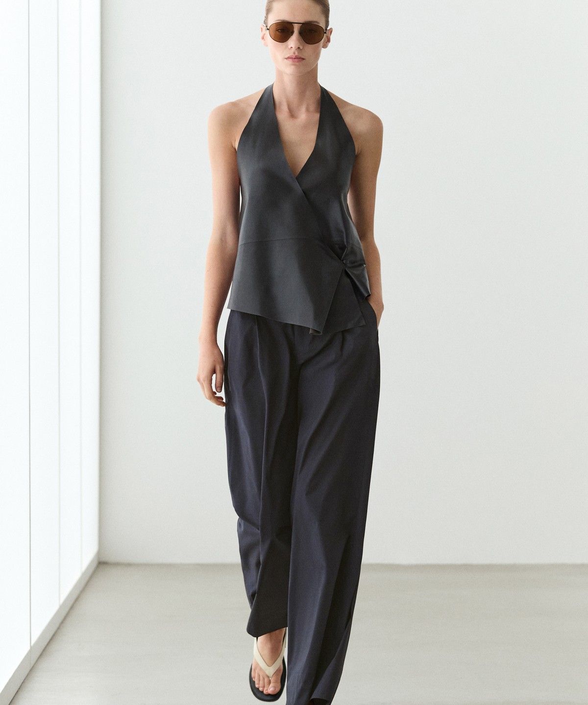 마시모두띠(MASSIMO DUTTI) 코튼 블렌드 플리츠 와이드 팬츠