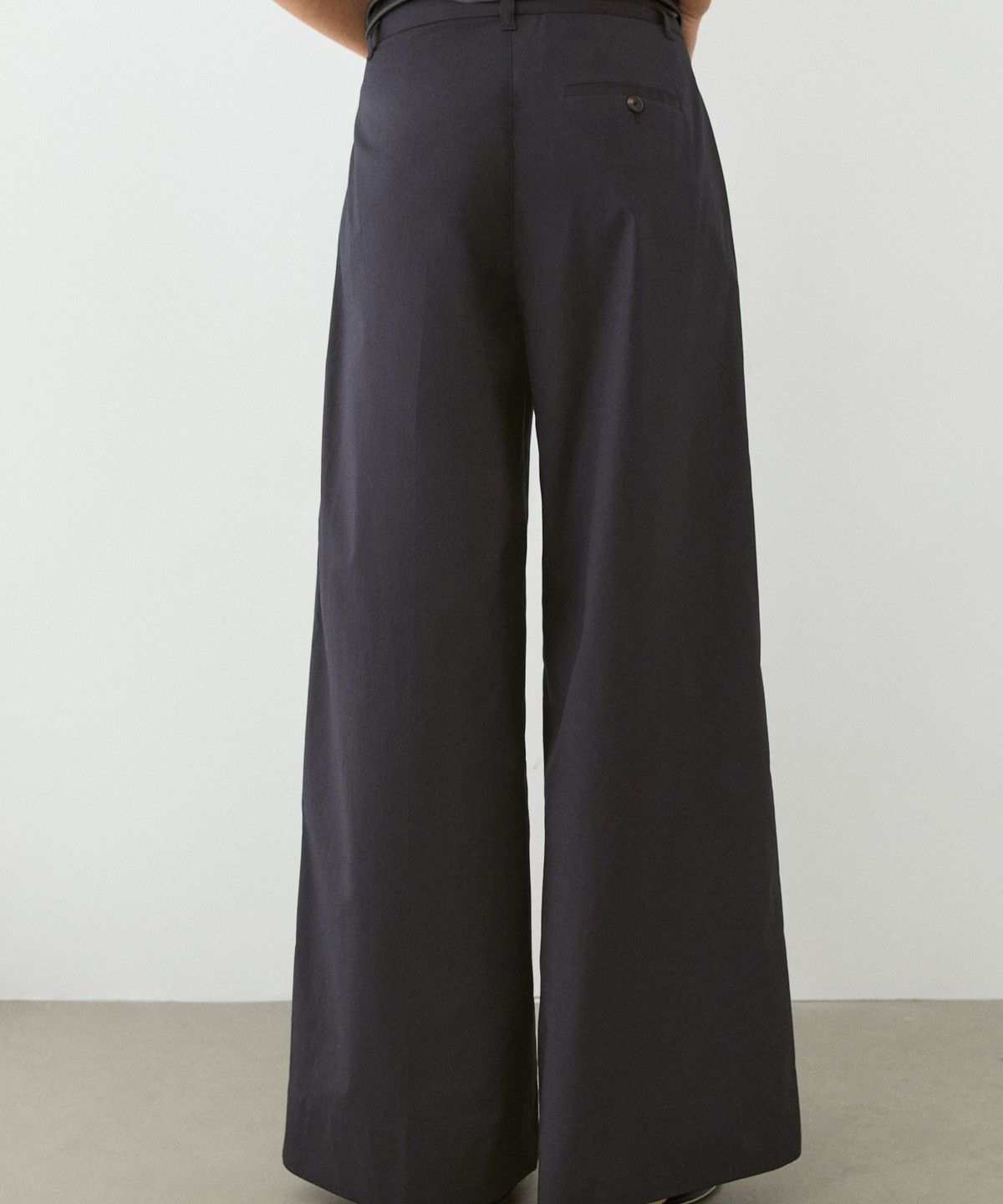 마시모두띠(MASSIMO DUTTI) 코튼 블렌드 플리츠 와이드 팬츠