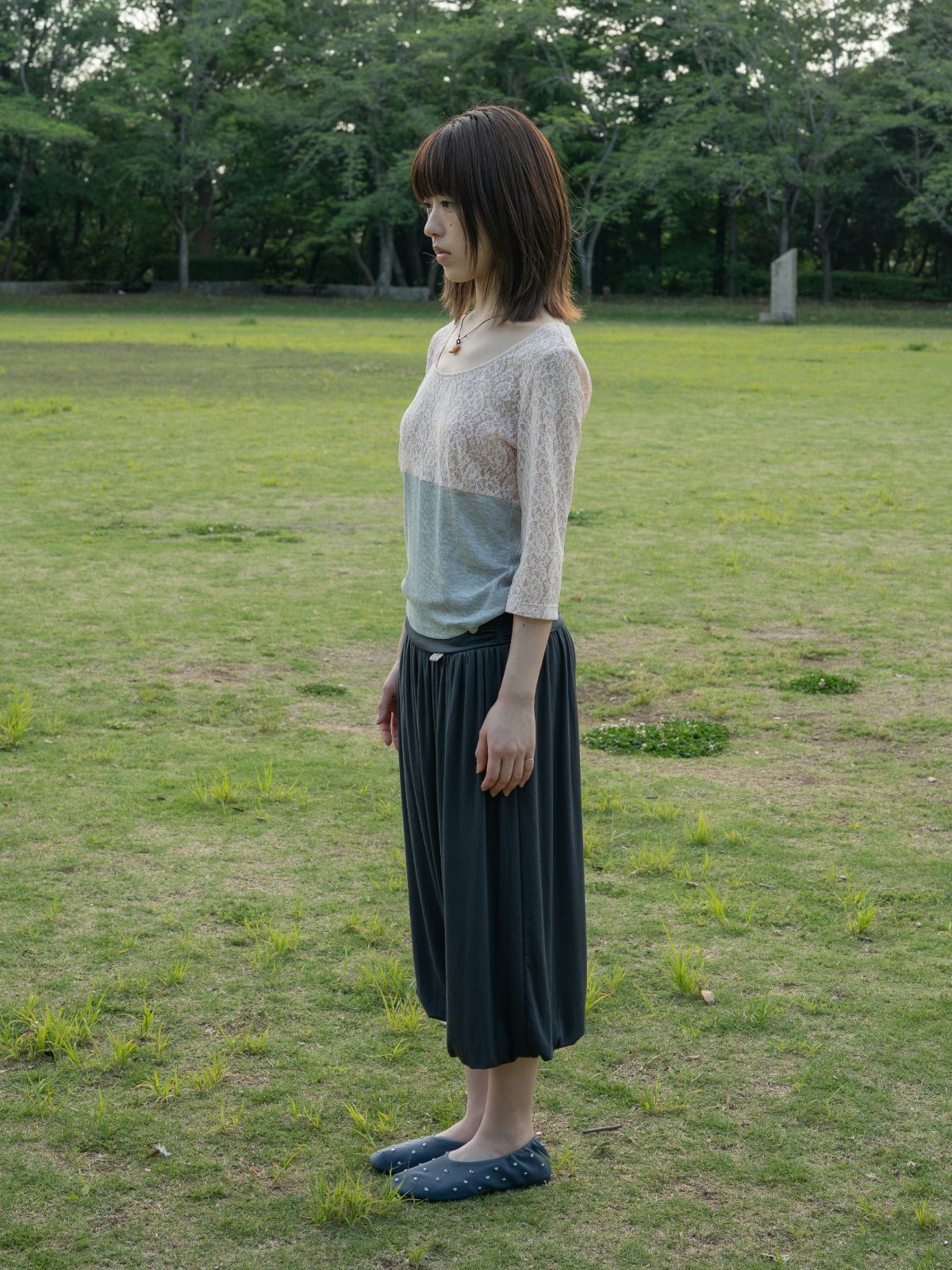 피브스피브스(PEEVES PEEVES) Shirring Balloon Capri Pants / Charcoal