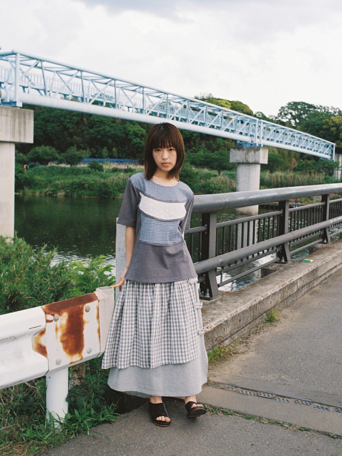 피브스피브스(PEEVES PEEVES) Check Overlay Maxi Skirt / Grey