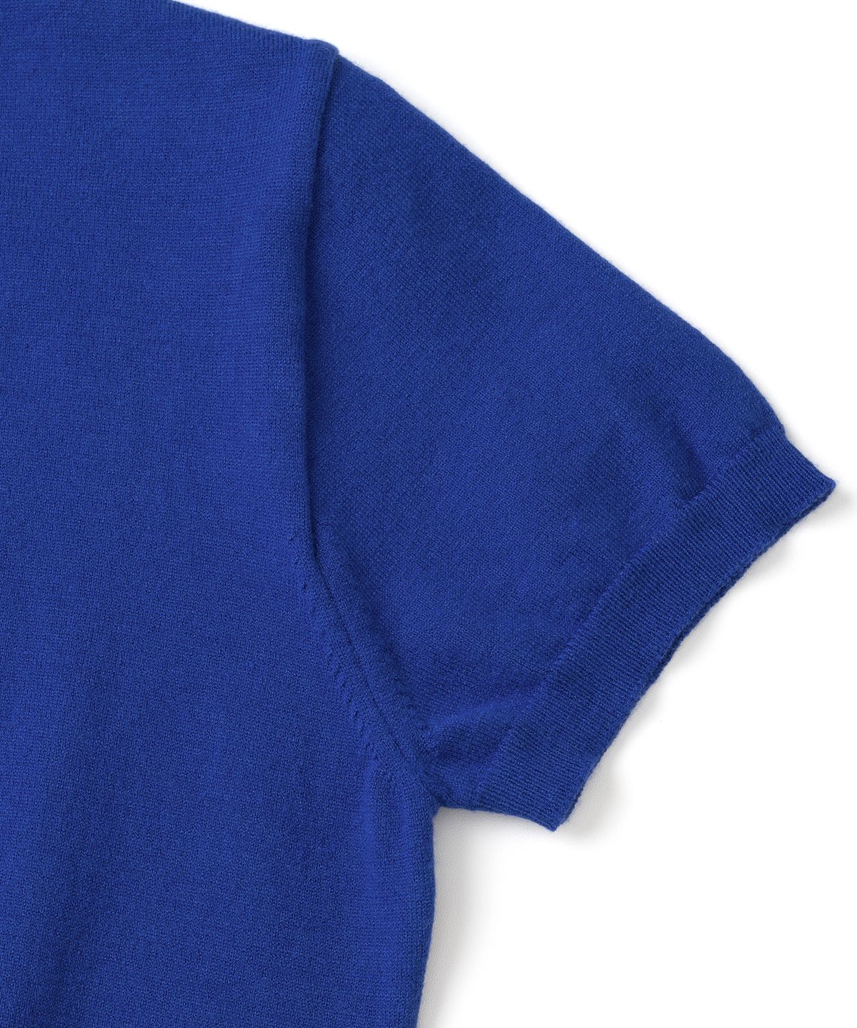 니티드(KNITTED) (W) 베이직 에센셜 워셔블 라운드 반팔 니트 COBALT BLUE