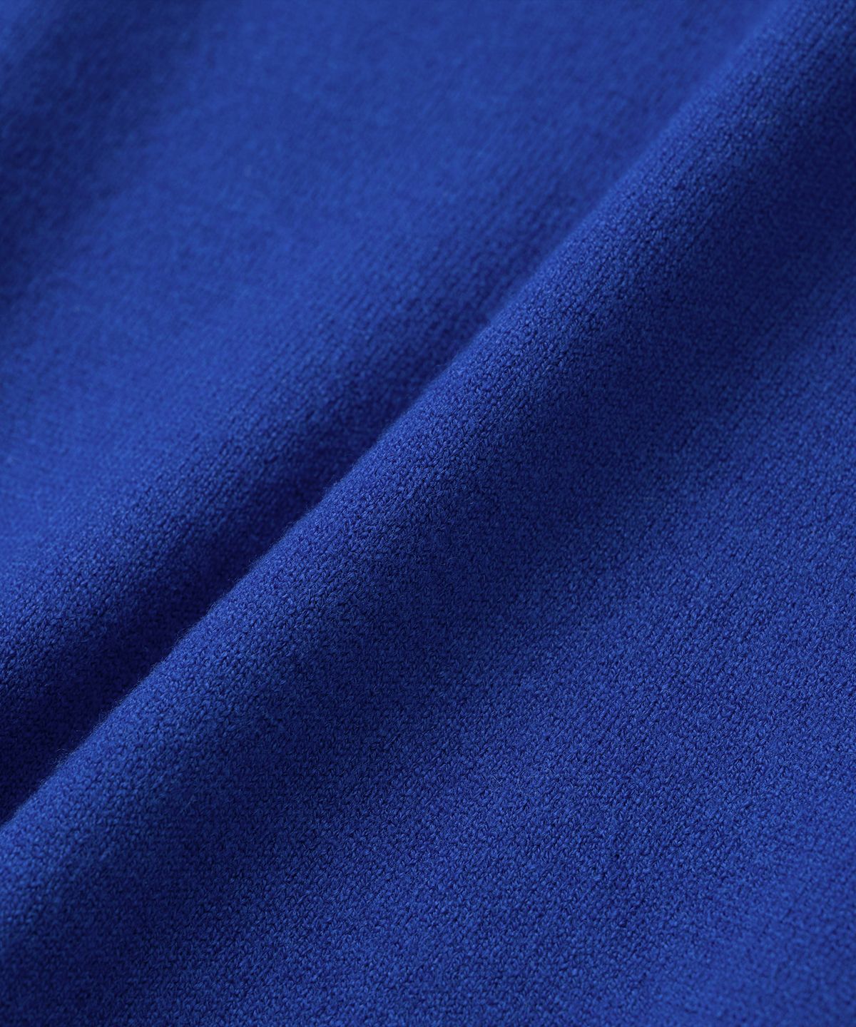 니티드(KNITTED) (W) 베이직 에센셜 워셔블 라운드 반팔 니트 COBALT BLUE