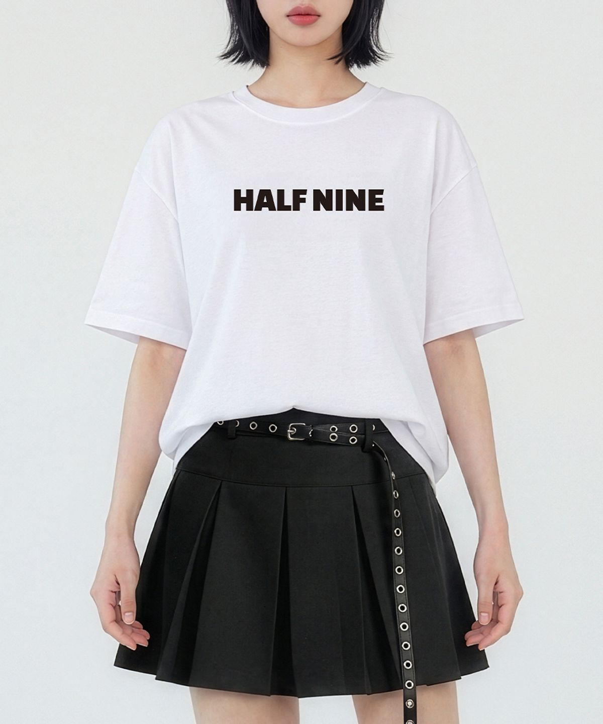 하프나인(HALFNINE) 스퀘어하프 레터링 반팔 티셔츠 I05BRD_HBX11336