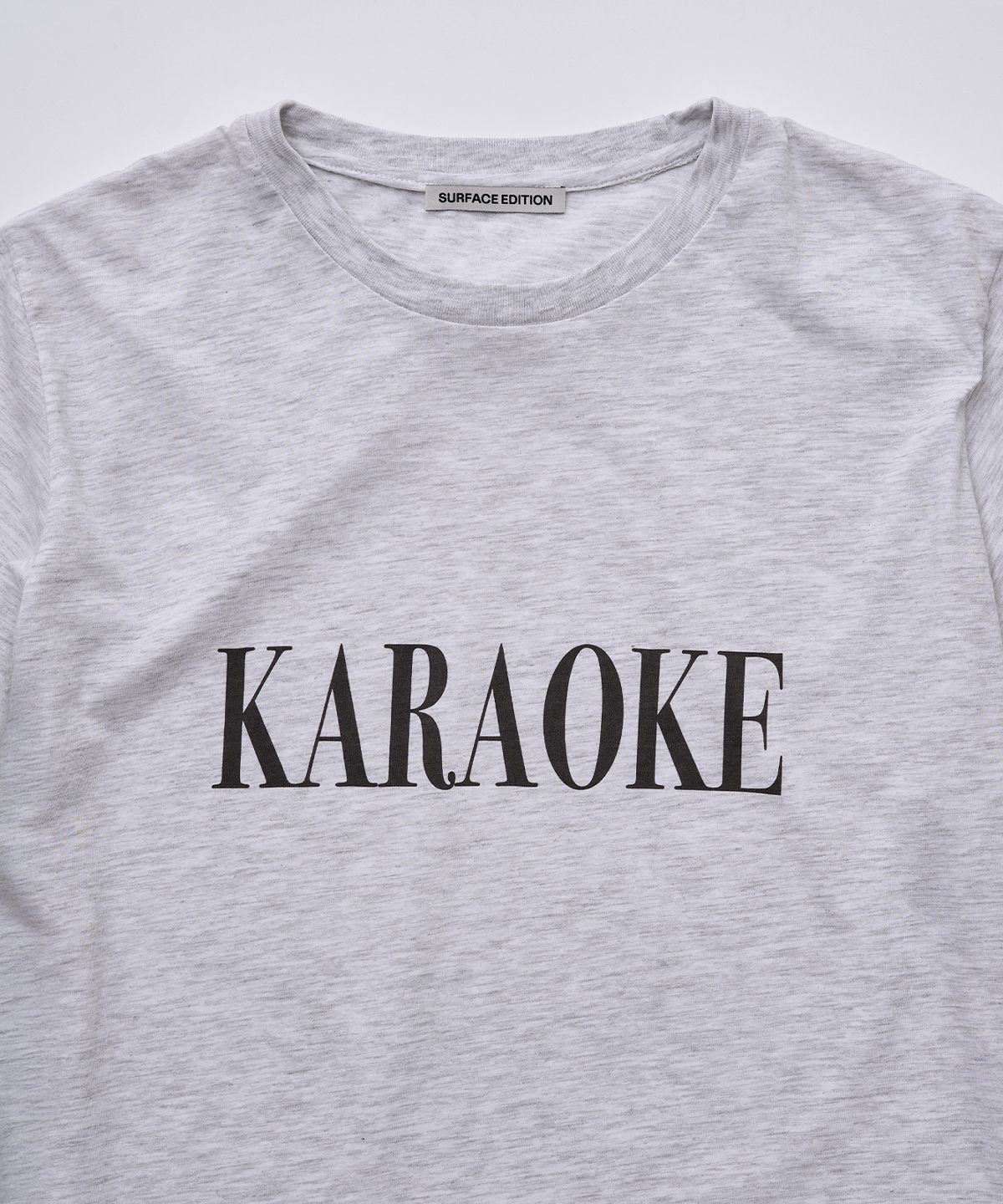 서피스에디션(SURFACE EDITION) KARAOKE T-SHIRT LIGHT GRAY