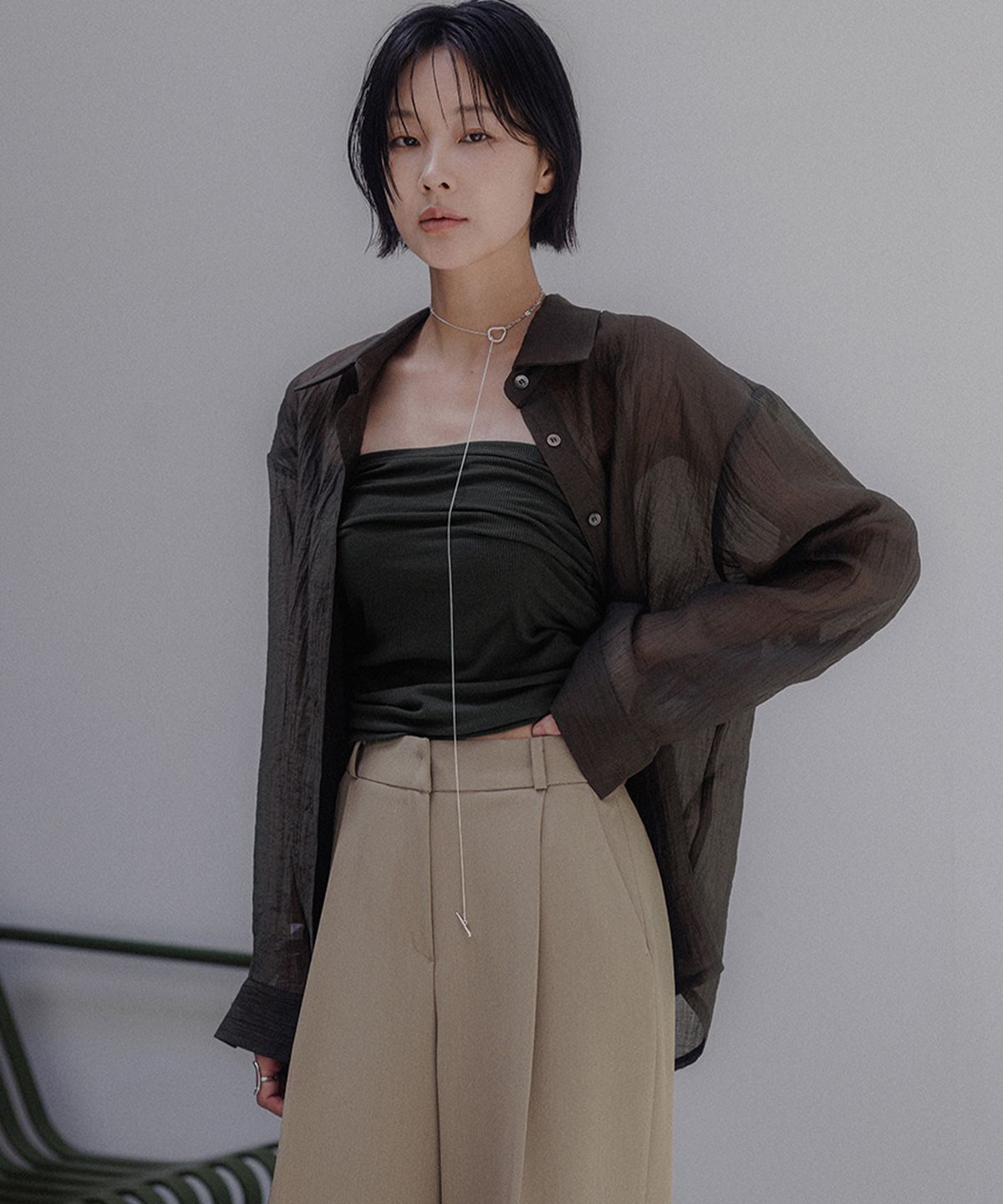 메무아(MEMUA) 트위스트 링클 텐셀 블라우스(블랙)
