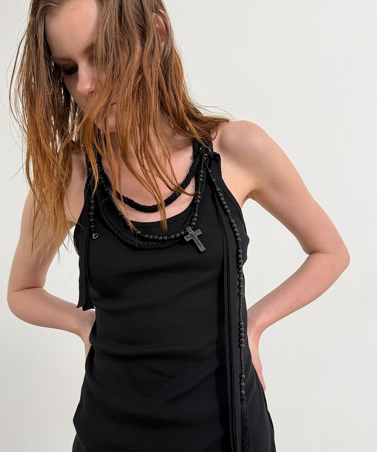오도어(ODOR) Antique necklace sleeveless - Black