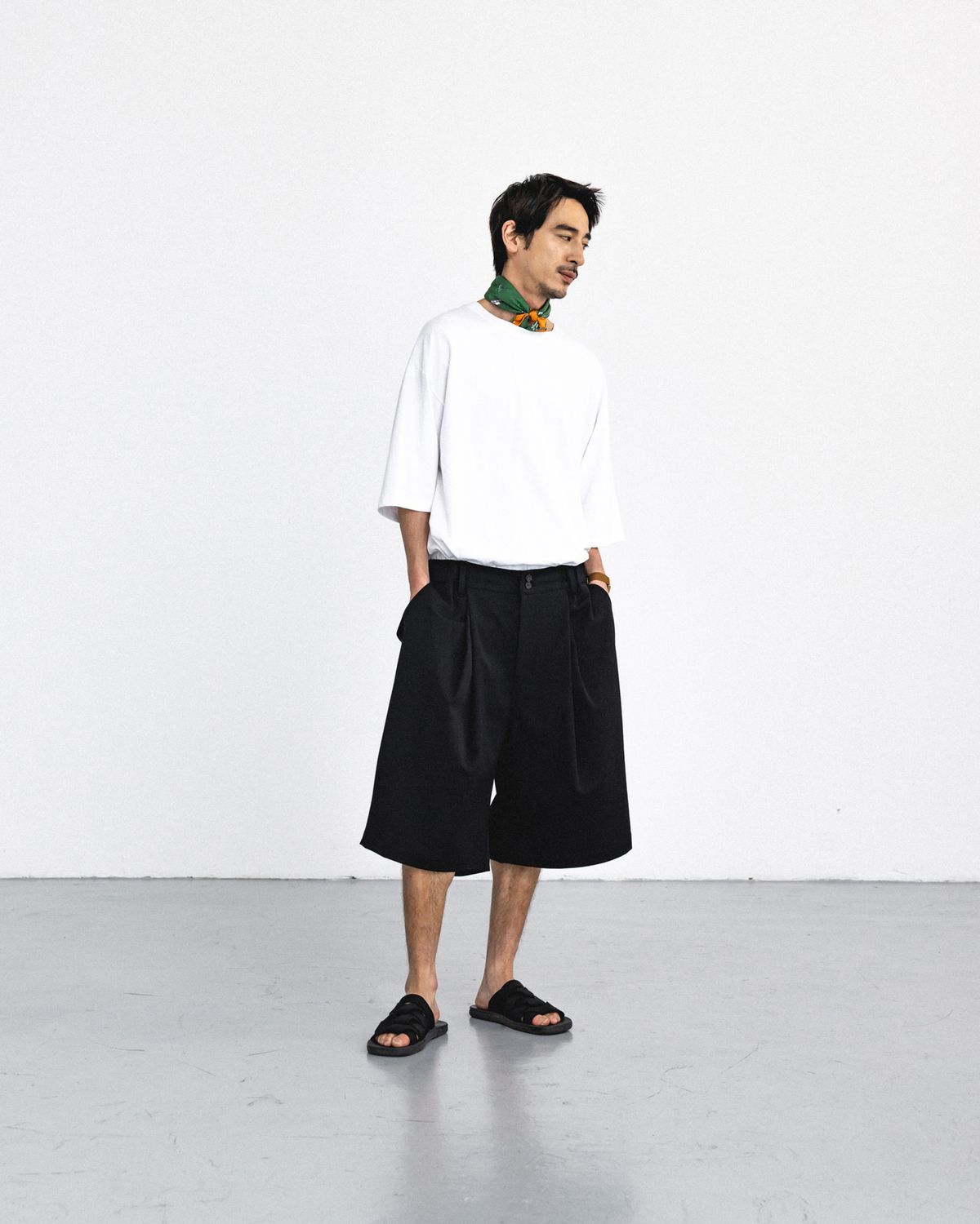 앵글런(ANGLAN) Double Tuck Half Slacks - Black