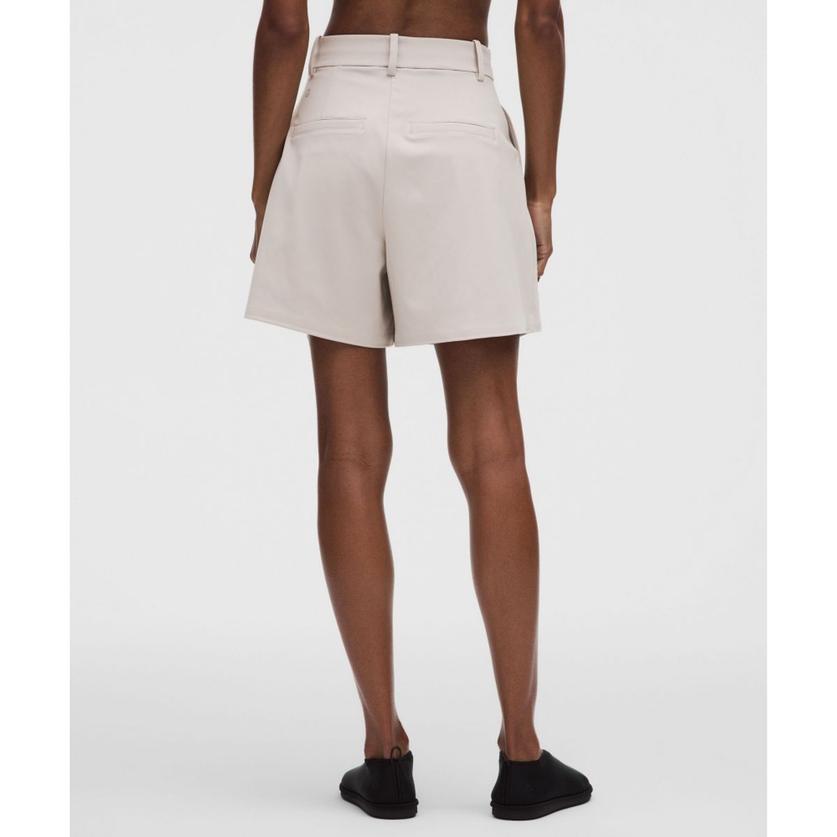 룰루레몬(LULULEMON) 데이드리프트 플리티드 하이라이즈 쇼츠 5inch  DOWN