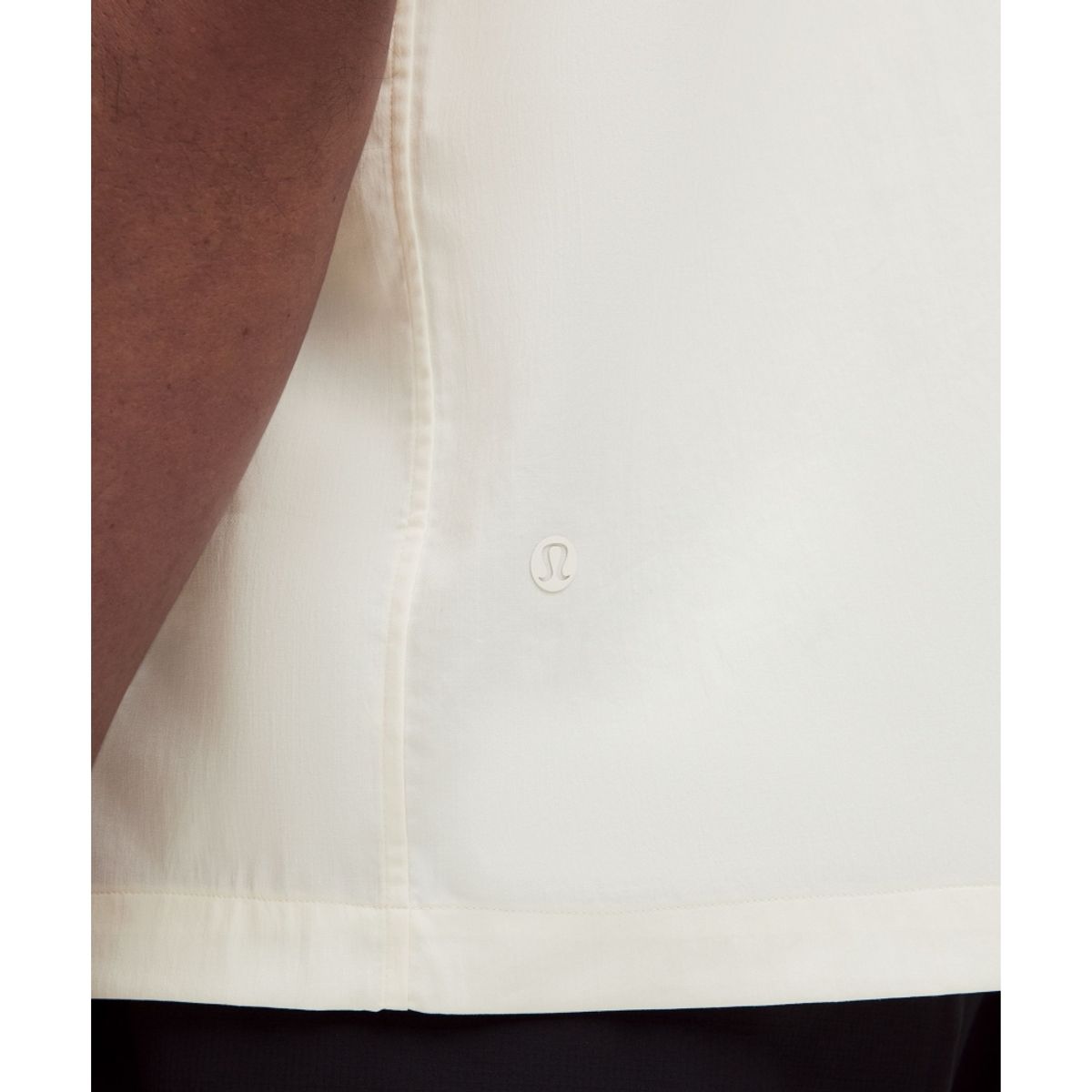 룰루레몬(LULULEMON) 언셰이큰 숏슬리브 칼라드 셔츠  CABA