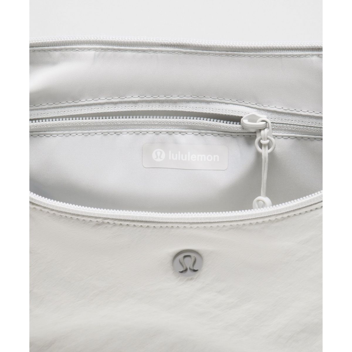 룰루레몬(LULULEMON) 슬라우치 슬링백 6L  VPOR
