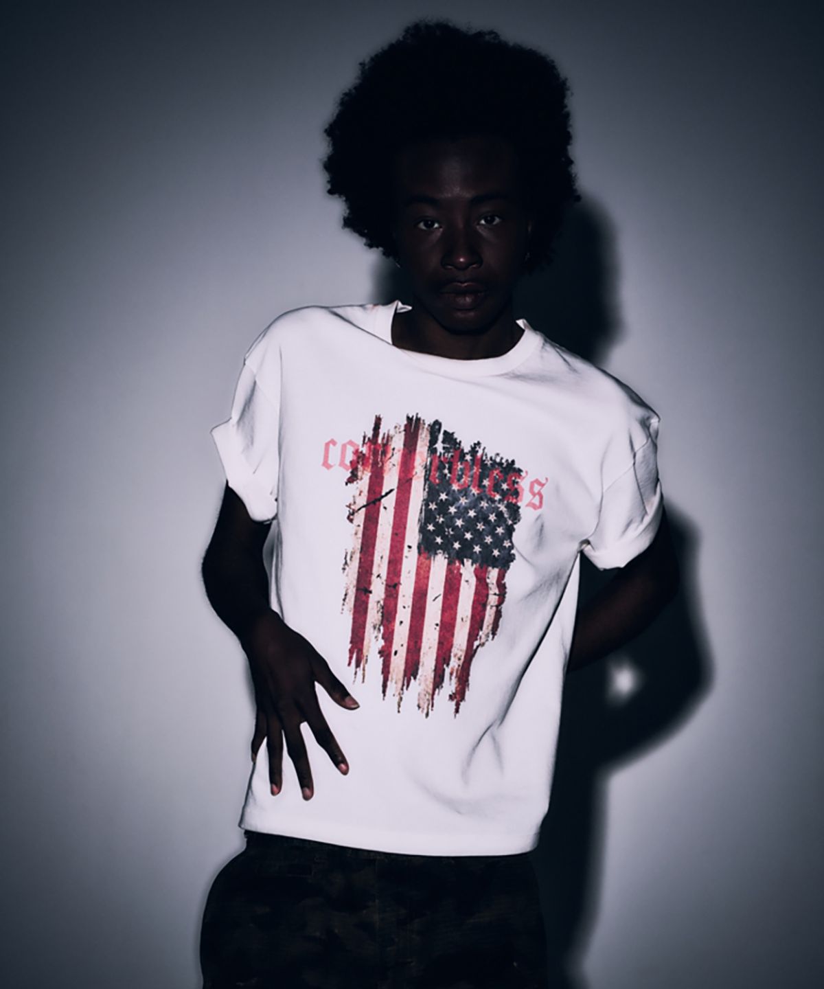 코너블레스(CORNERBLESS) STARS AND STRIPES HALF SLEEVE WHITE CROP T-SHIRTS