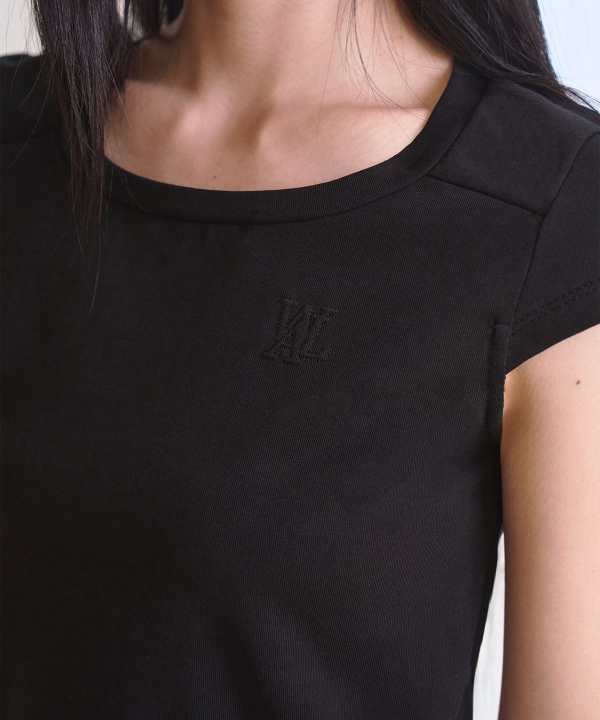 우알롱(WOOALONG) Slim cotton square neck cap t-shirts - BLACK