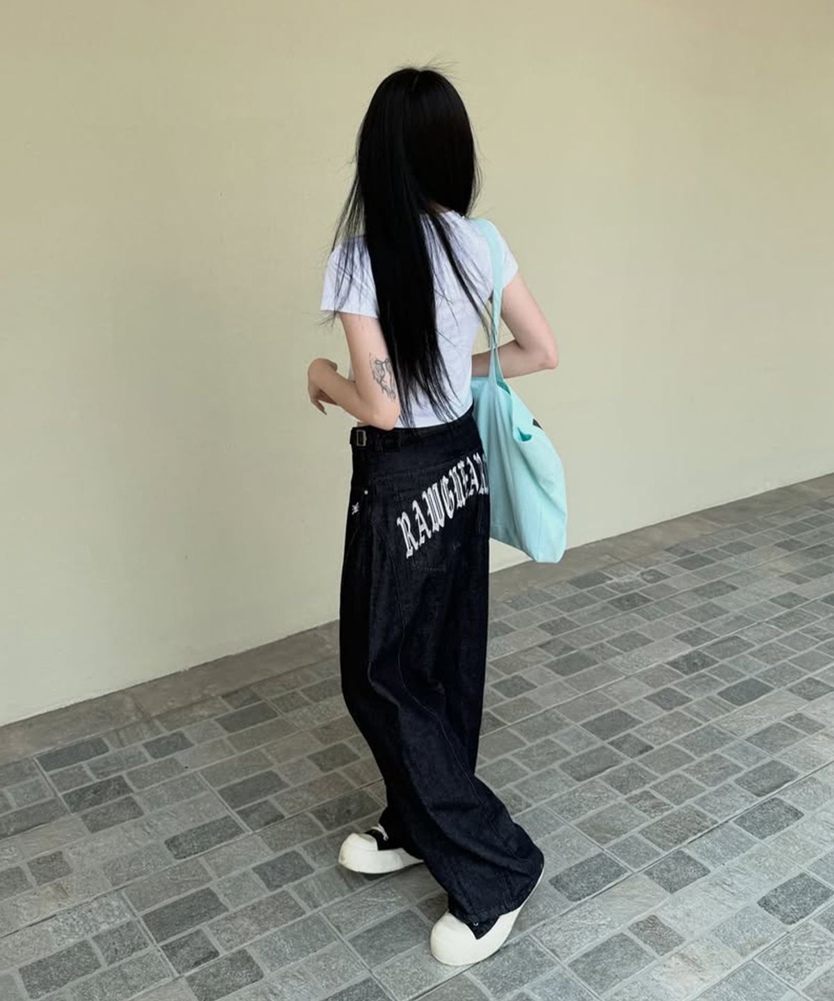 로우그(RAWGUE) 아치 로고 벌룬 핏 데님_블랙